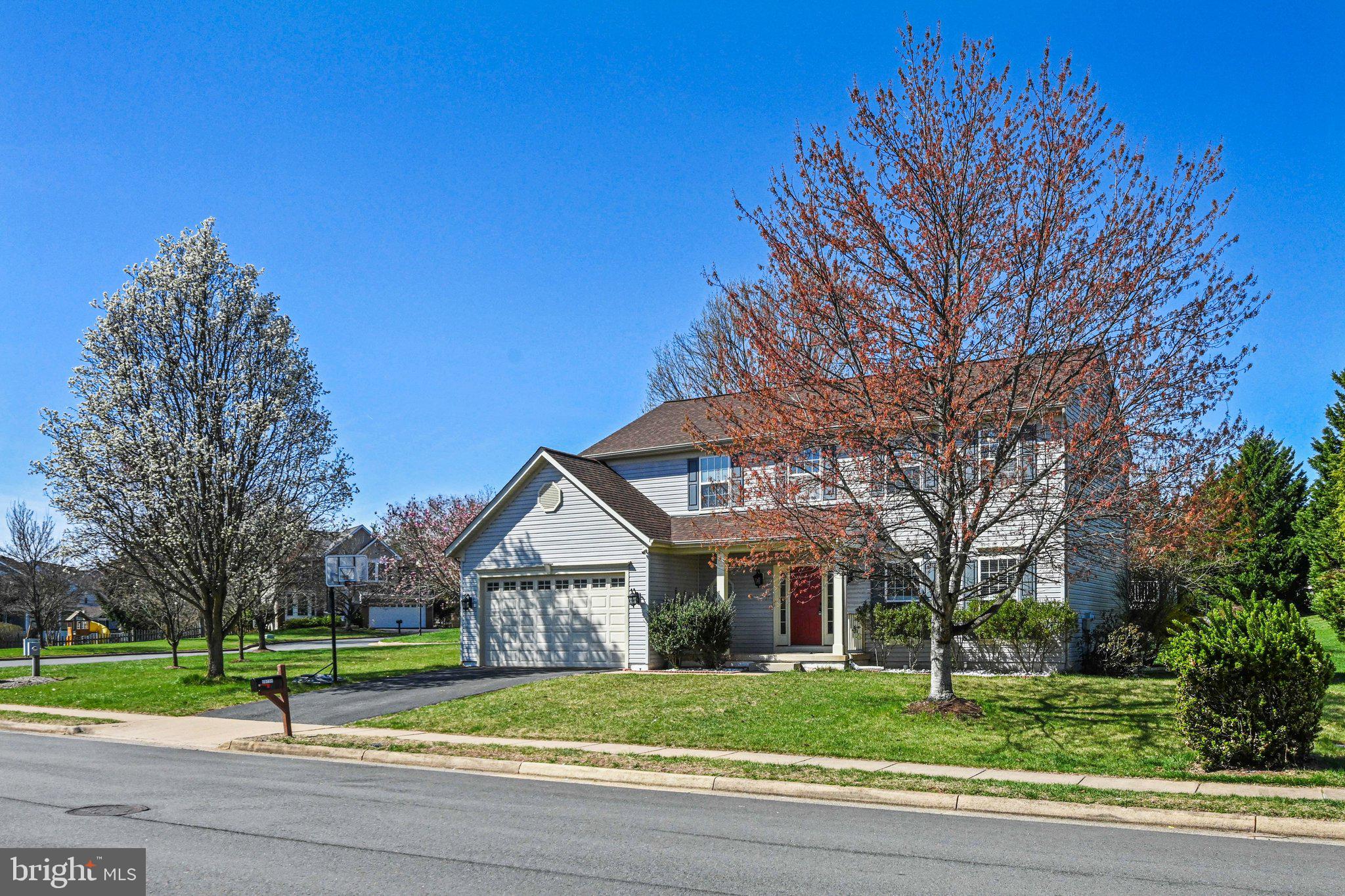 ASHBURN VILLAGE - Residential