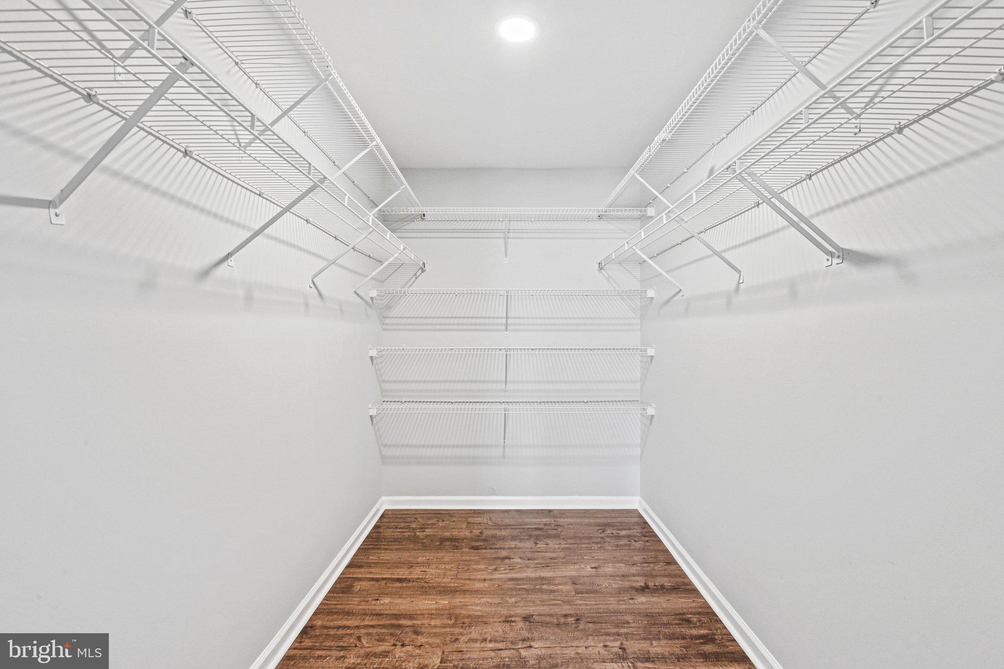 ASHBURN VILLAGE - Residential