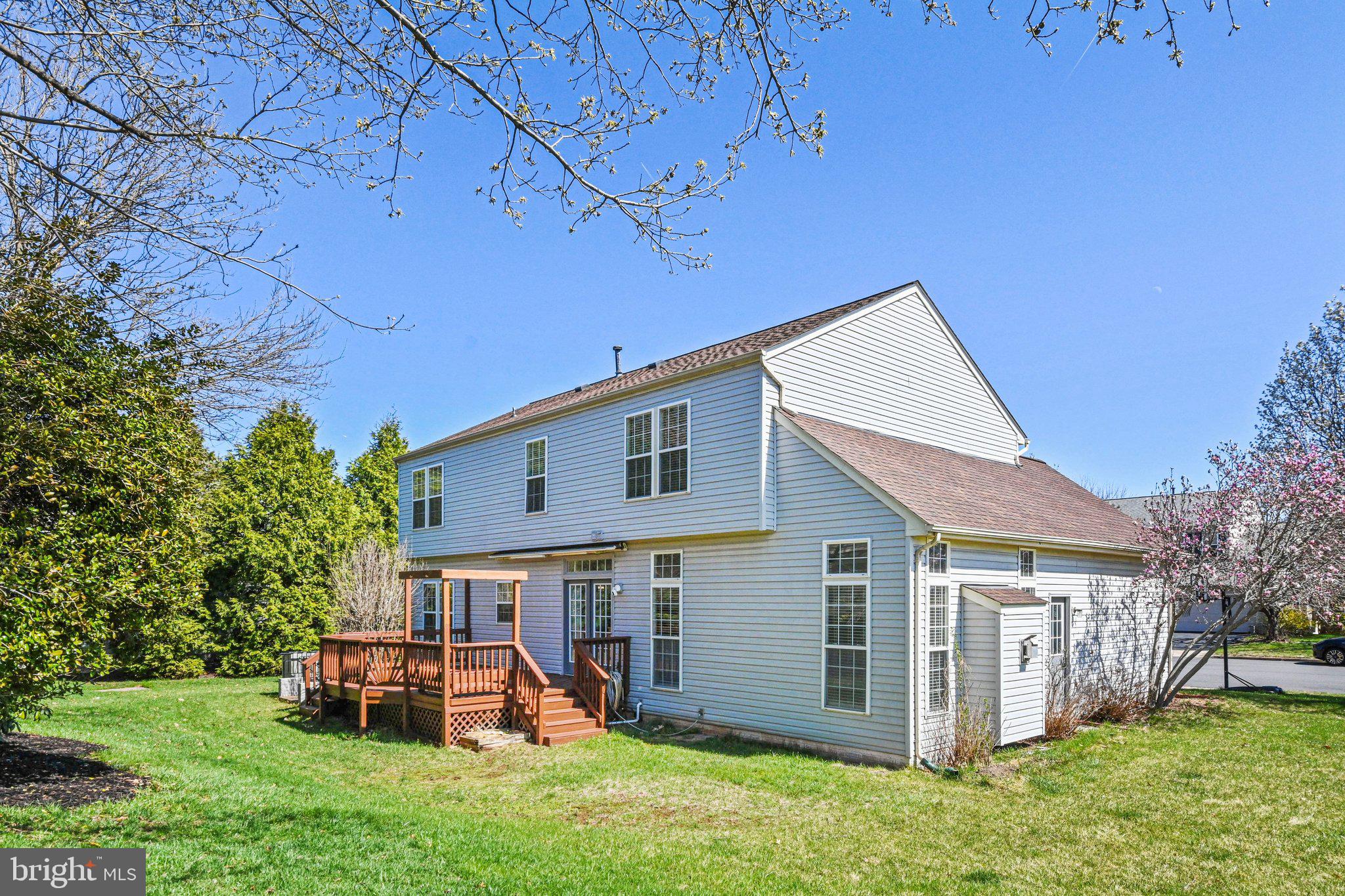 ASHBURN VILLAGE - Residential