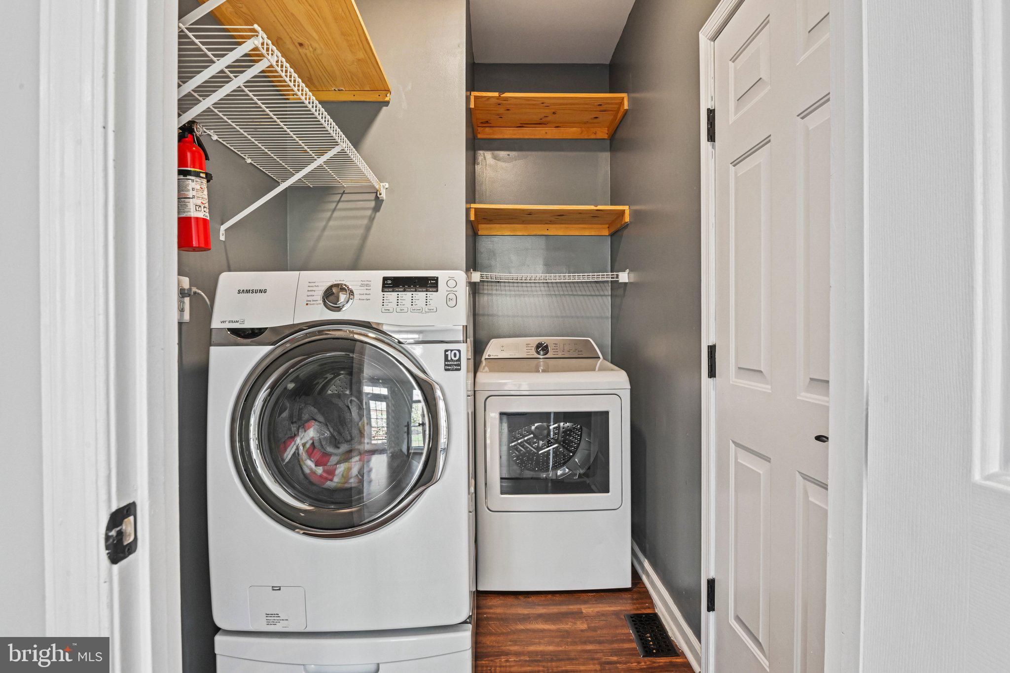 ASHBURN VILLAGE - Residential