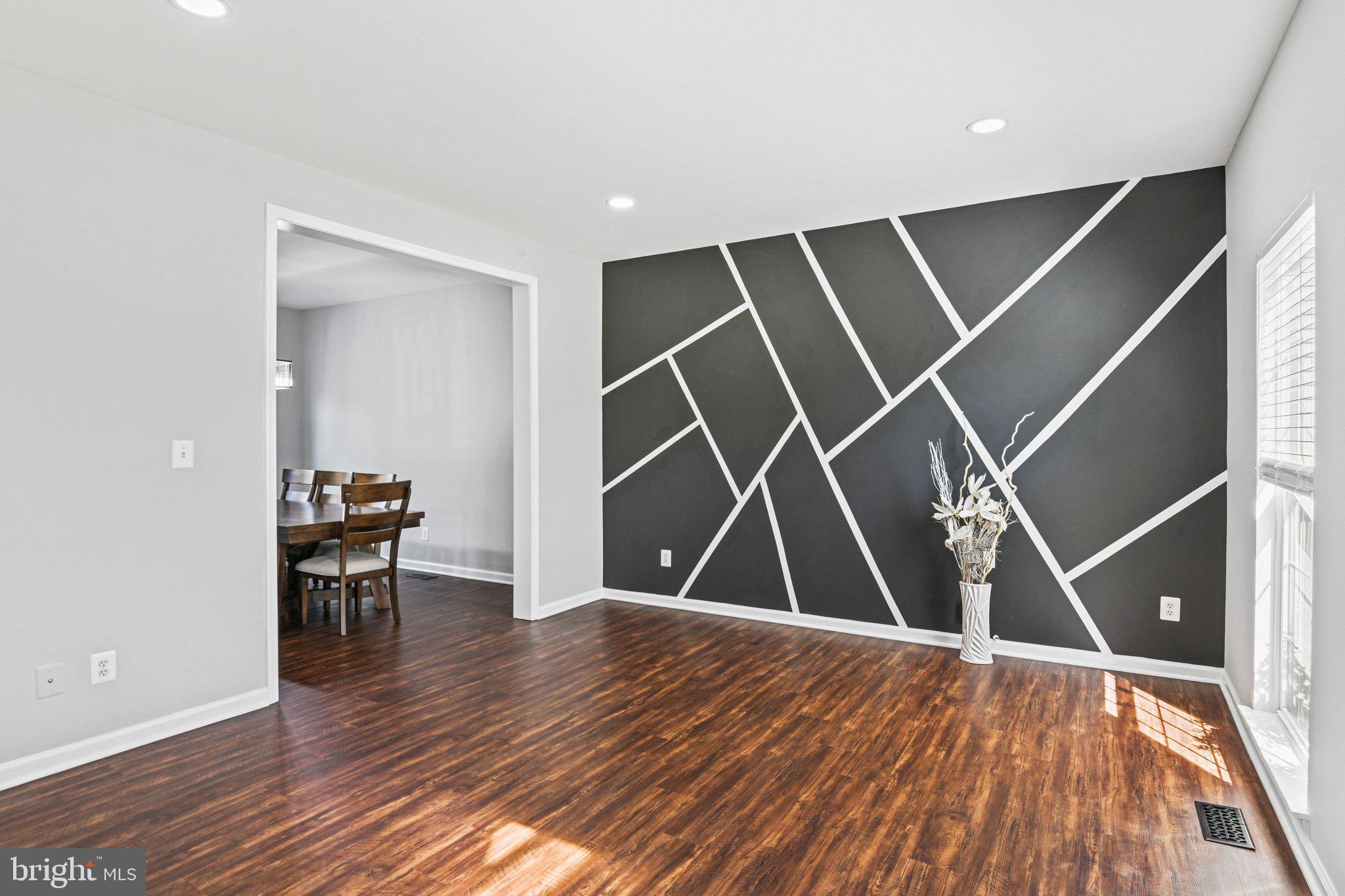 ASHBURN VILLAGE - Residential