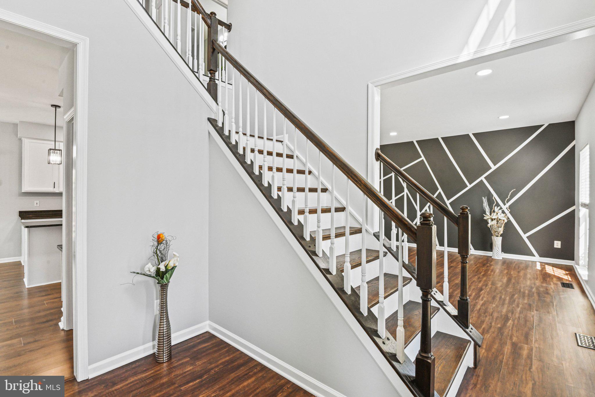 ASHBURN VILLAGE - Residential