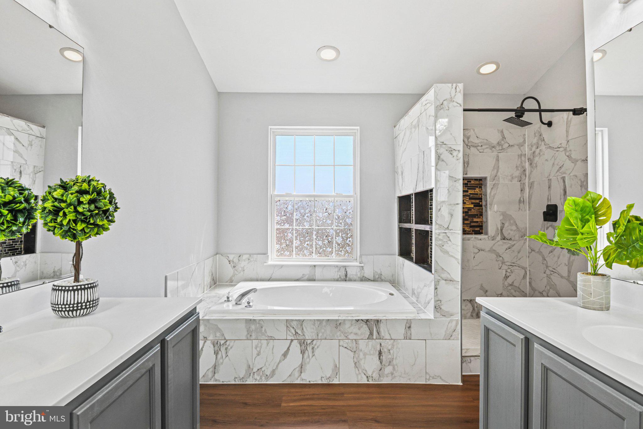 ASHBURN VILLAGE - Residential