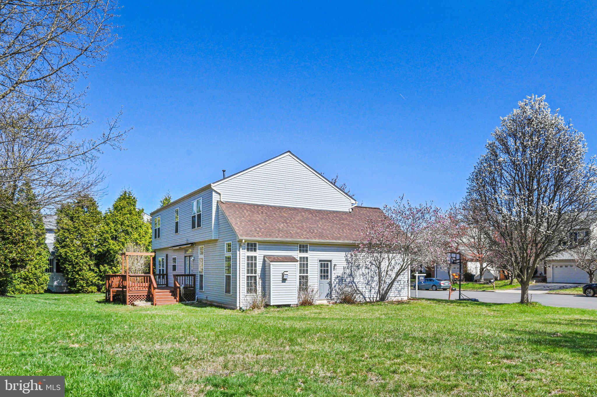 ASHBURN VILLAGE - Residential