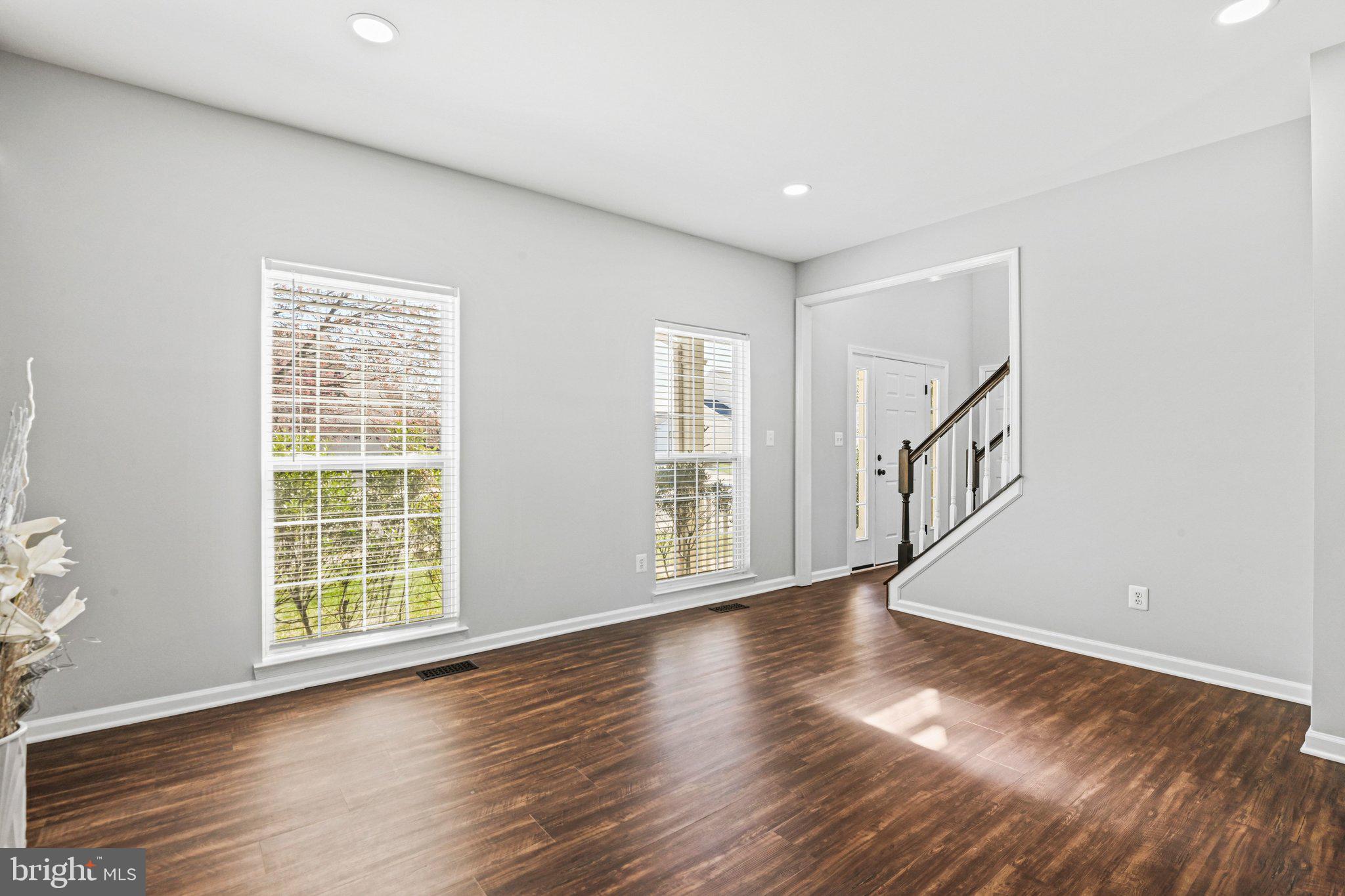 ASHBURN VILLAGE - Residential