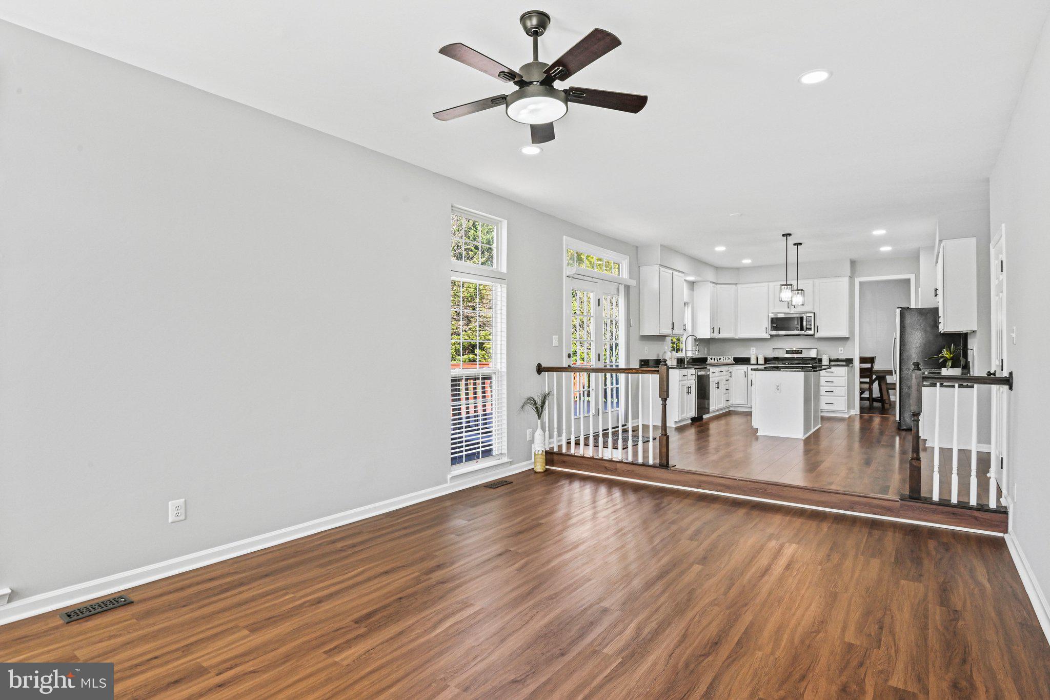 ASHBURN VILLAGE - Residential