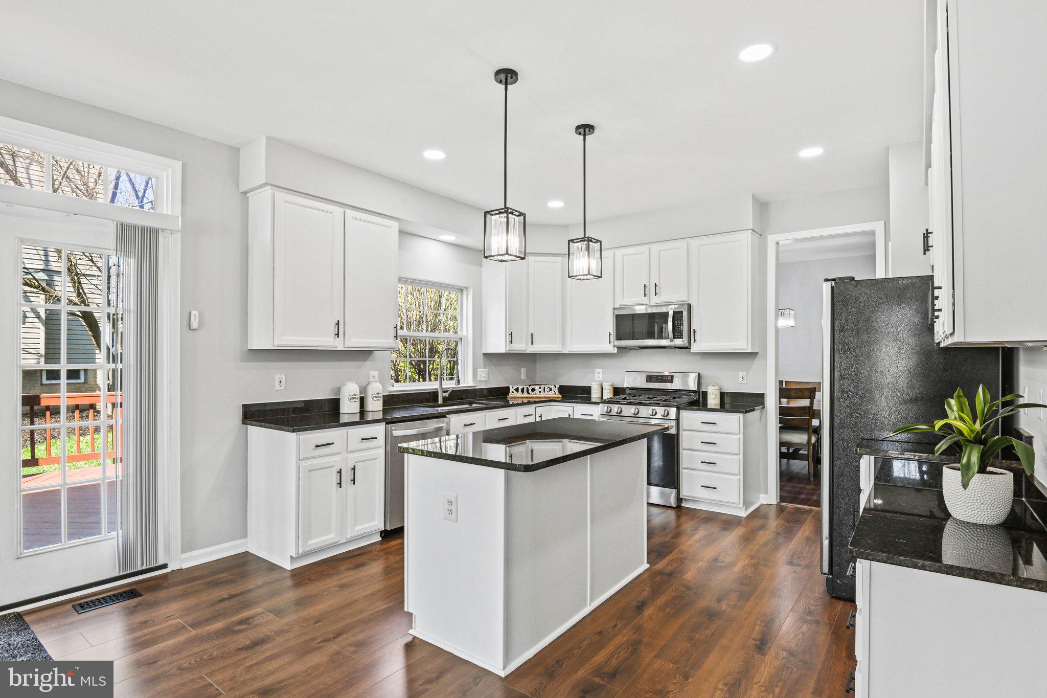 ASHBURN VILLAGE - Residential