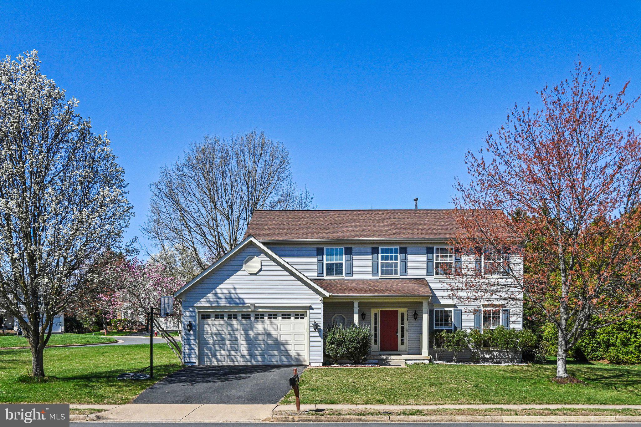 ASHBURN VILLAGE - Residential