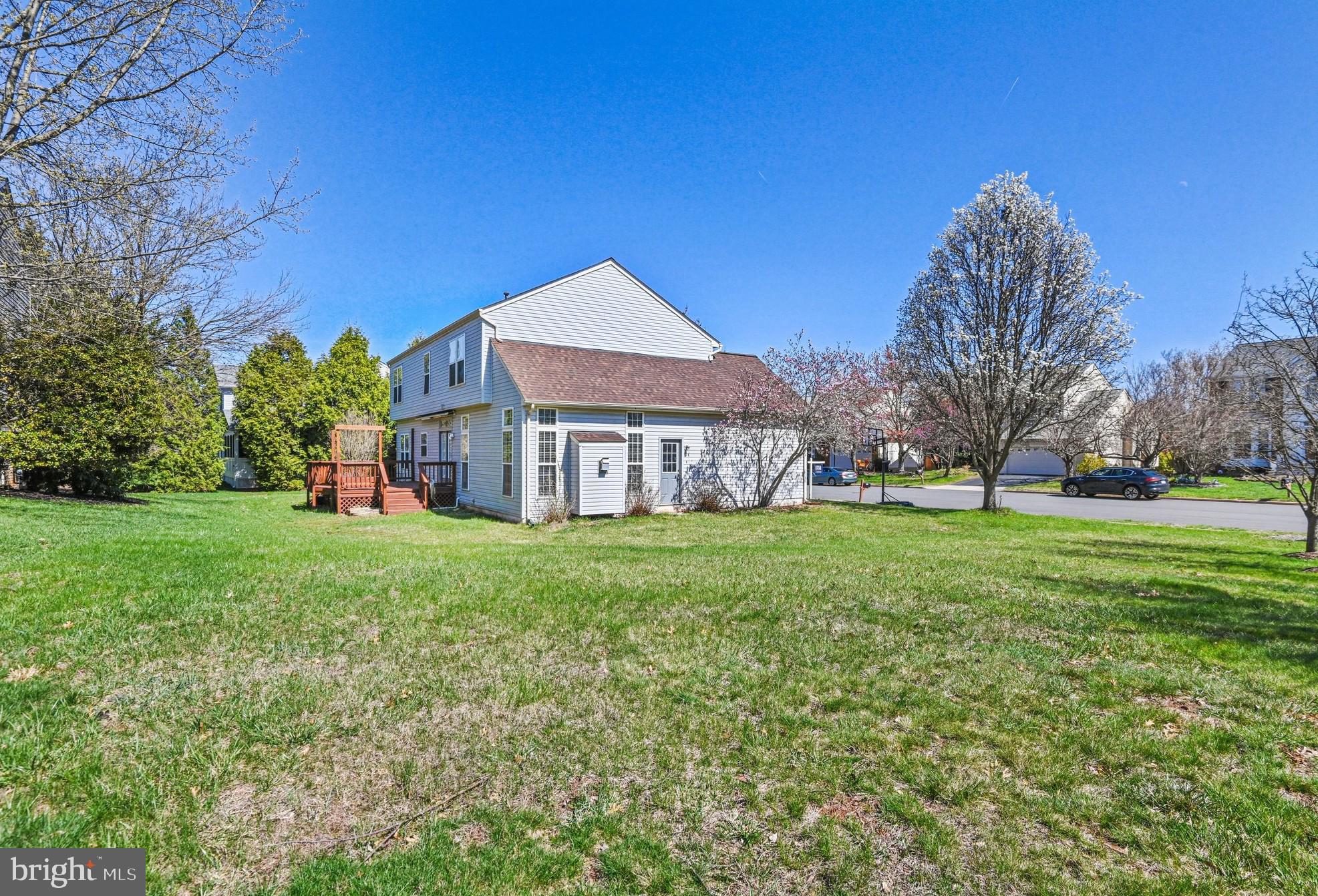 ASHBURN VILLAGE - Residential