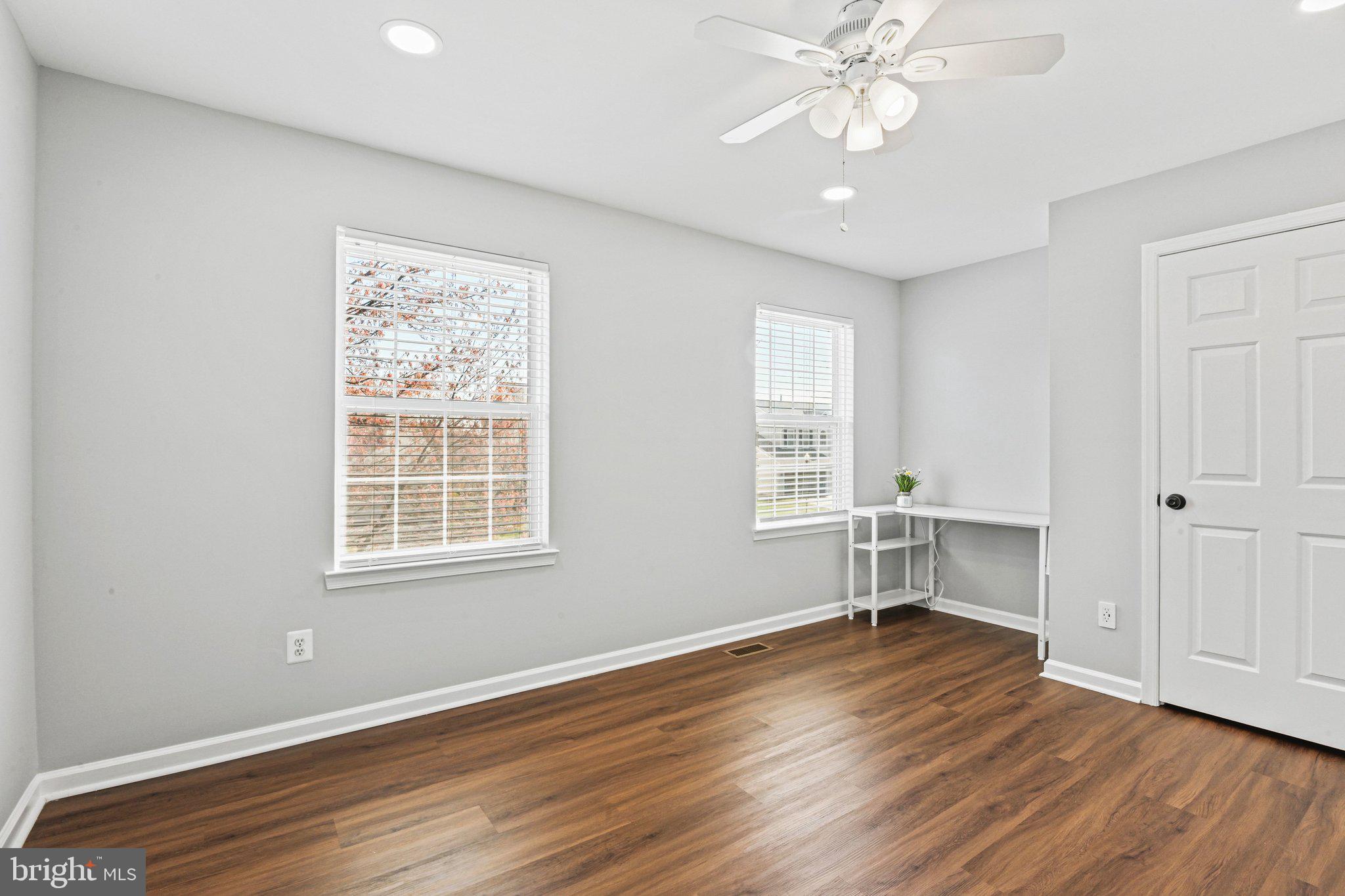 ASHBURN VILLAGE - Residential