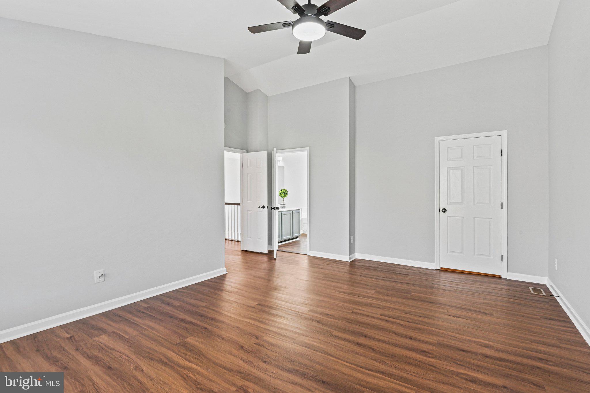 ASHBURN VILLAGE - Residential