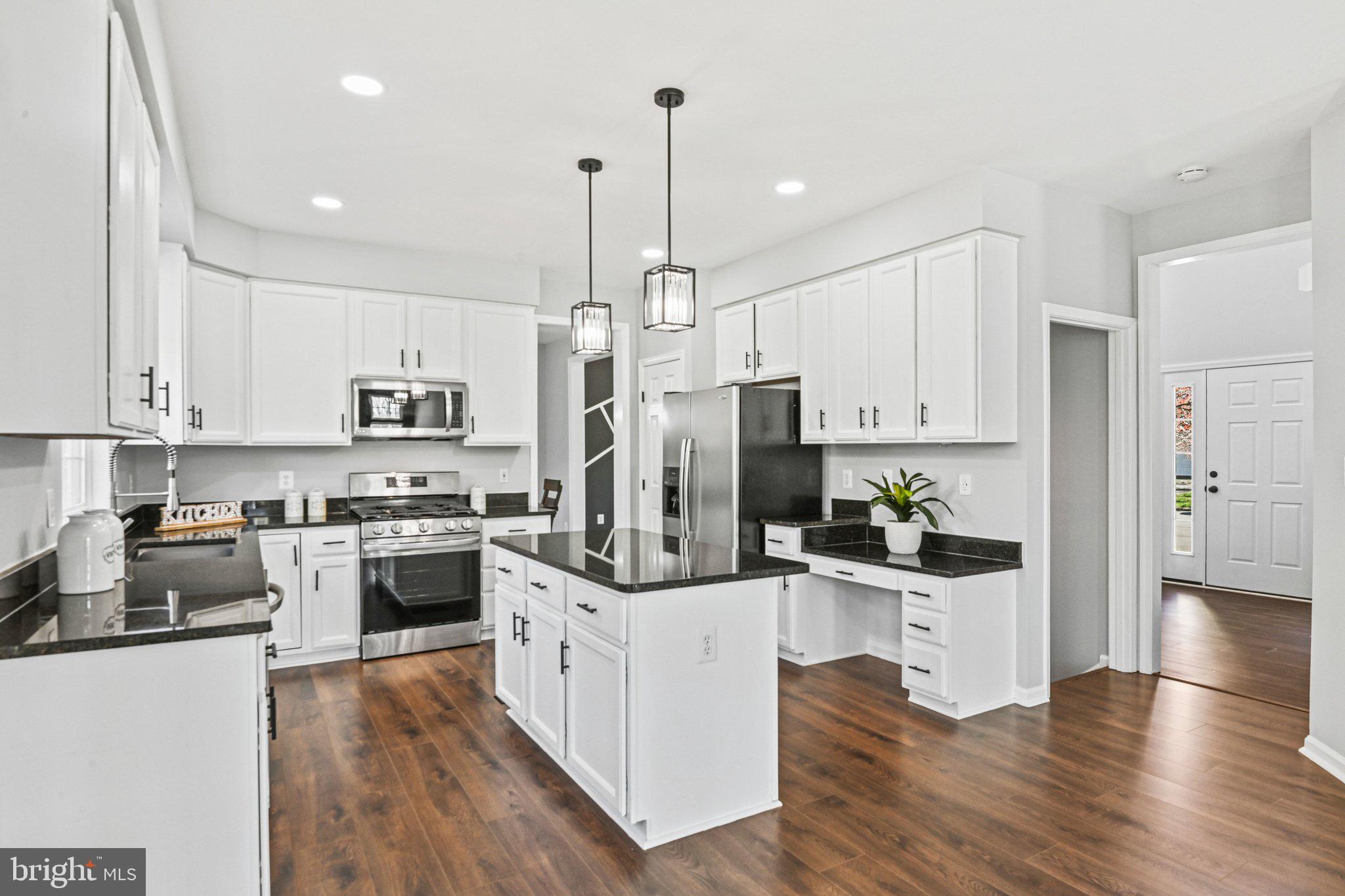 ASHBURN VILLAGE - Residential