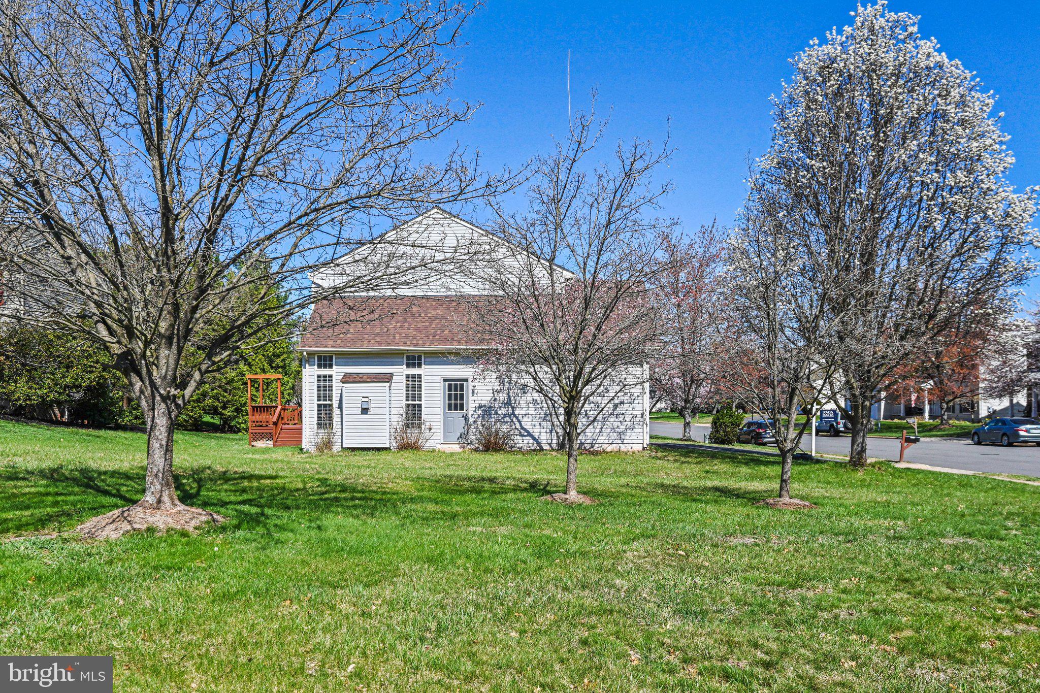 ASHBURN VILLAGE - Residential