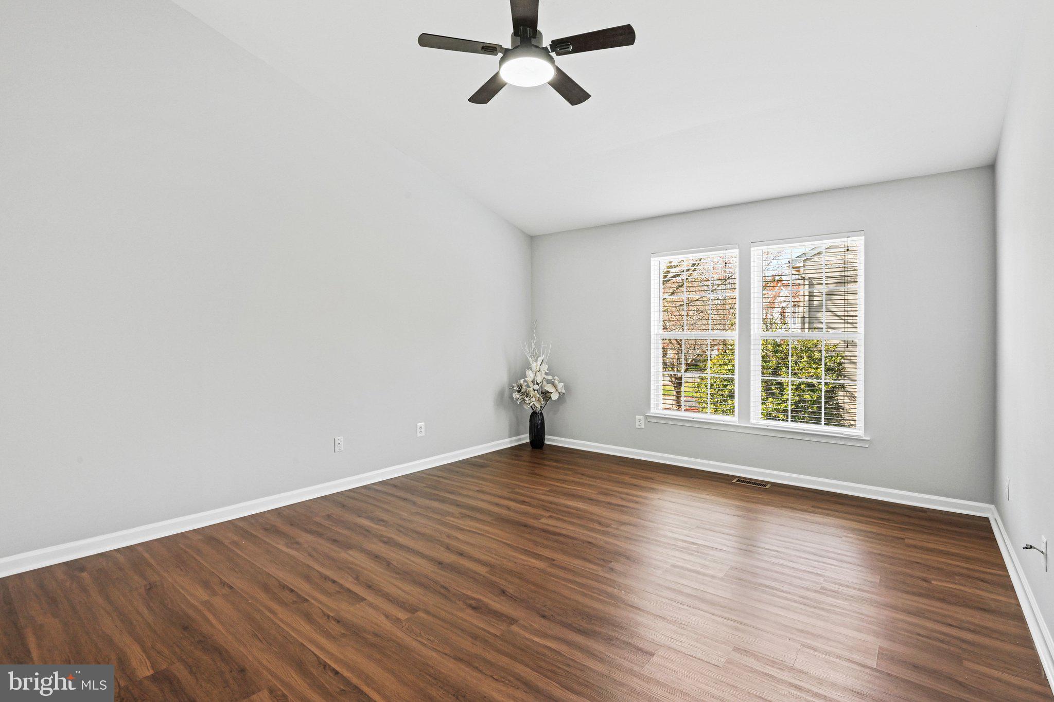 ASHBURN VILLAGE - Residential