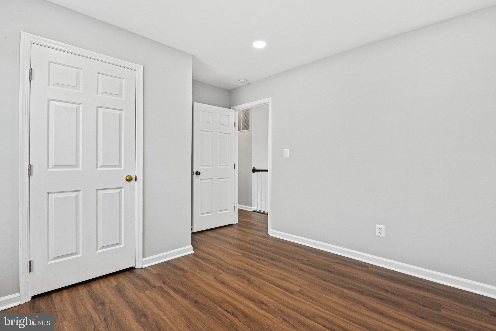 ASHBURN VILLAGE - Residential