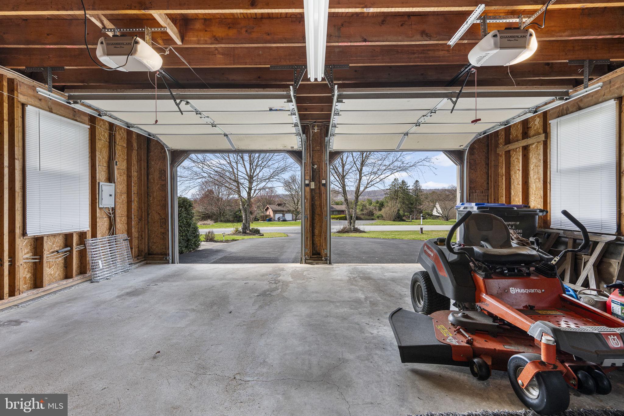 LAKEVIEW - Residential