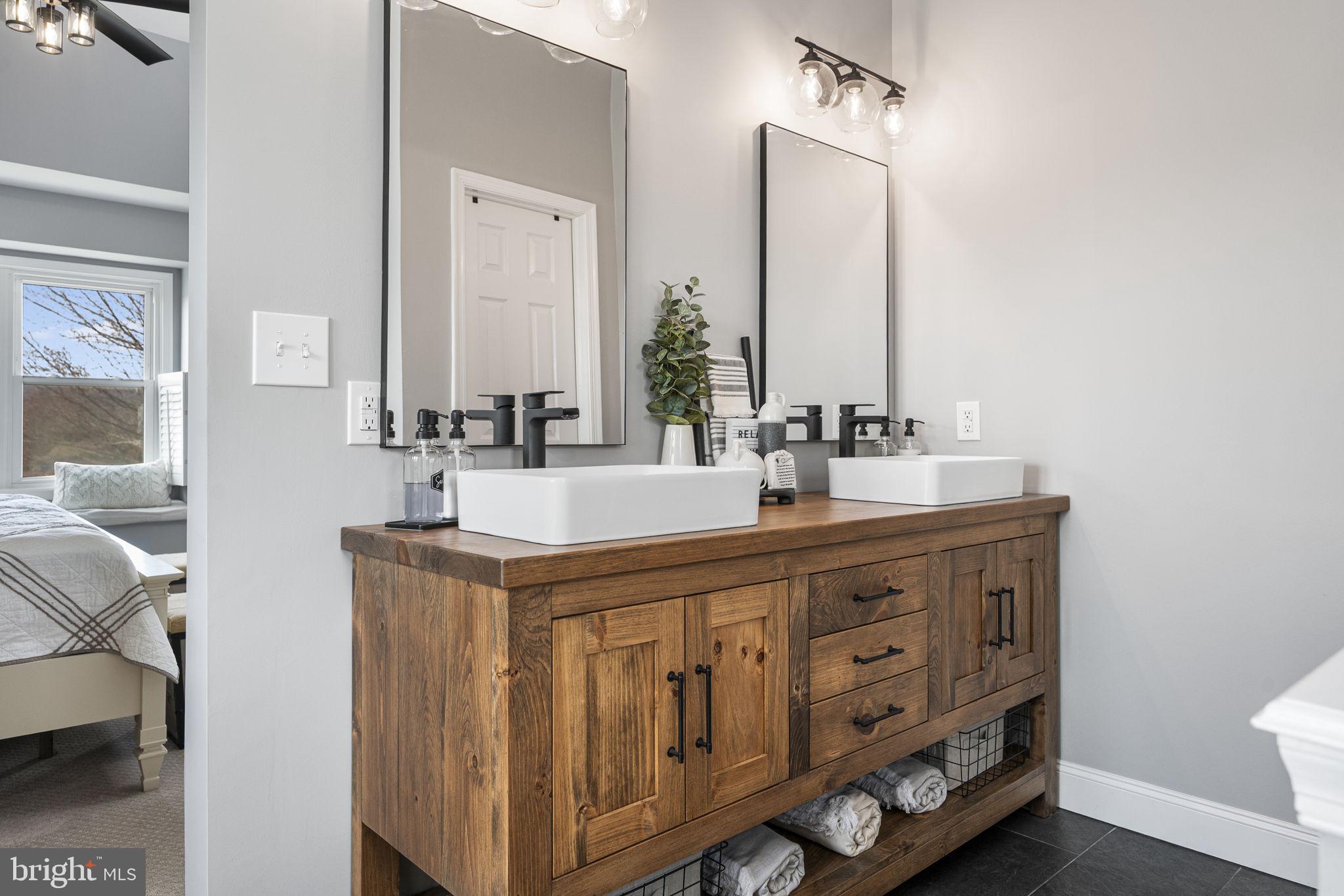 LAKEVIEW - Residential