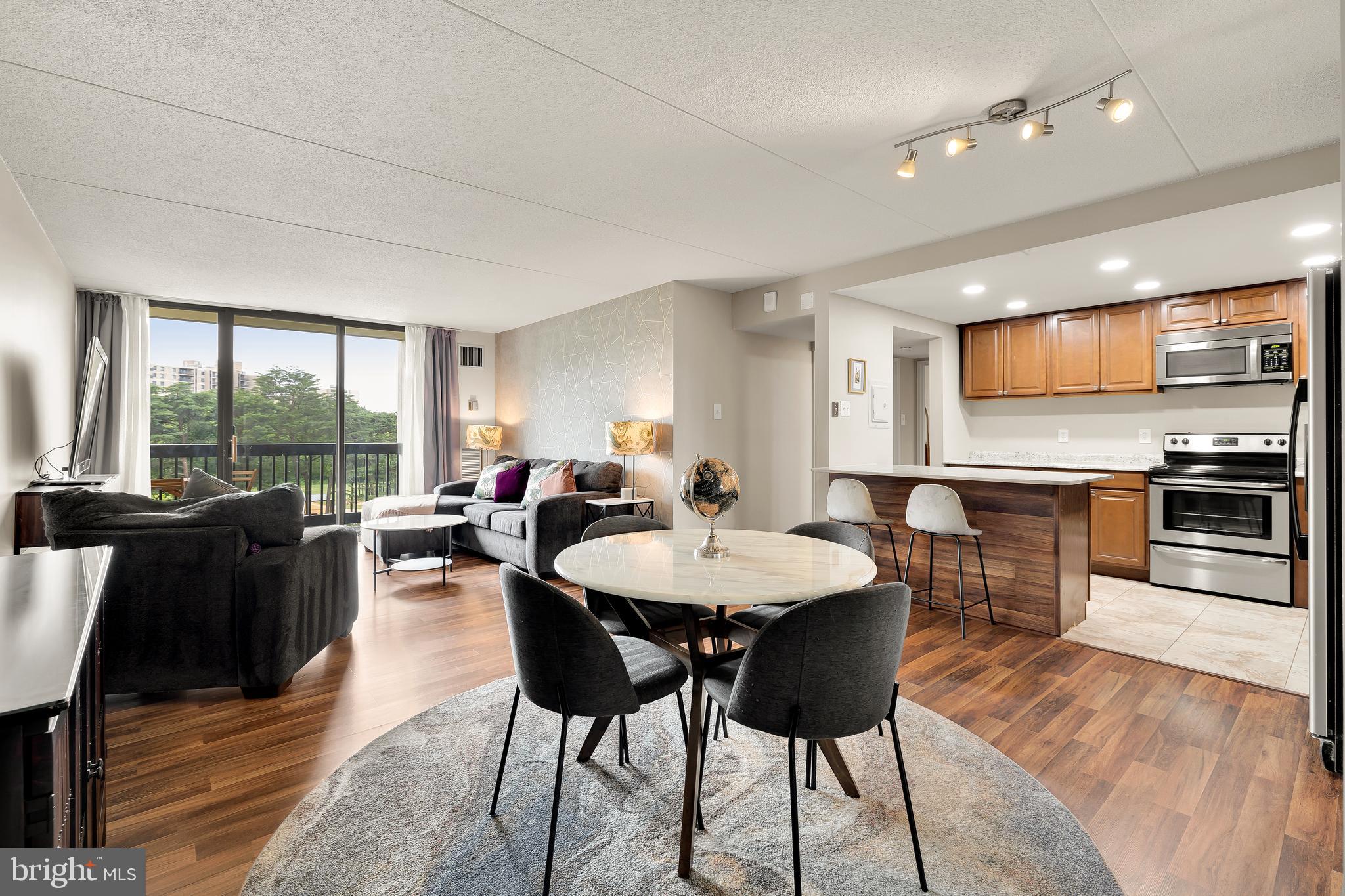 SENTINEL OF LANDMARK - Residential