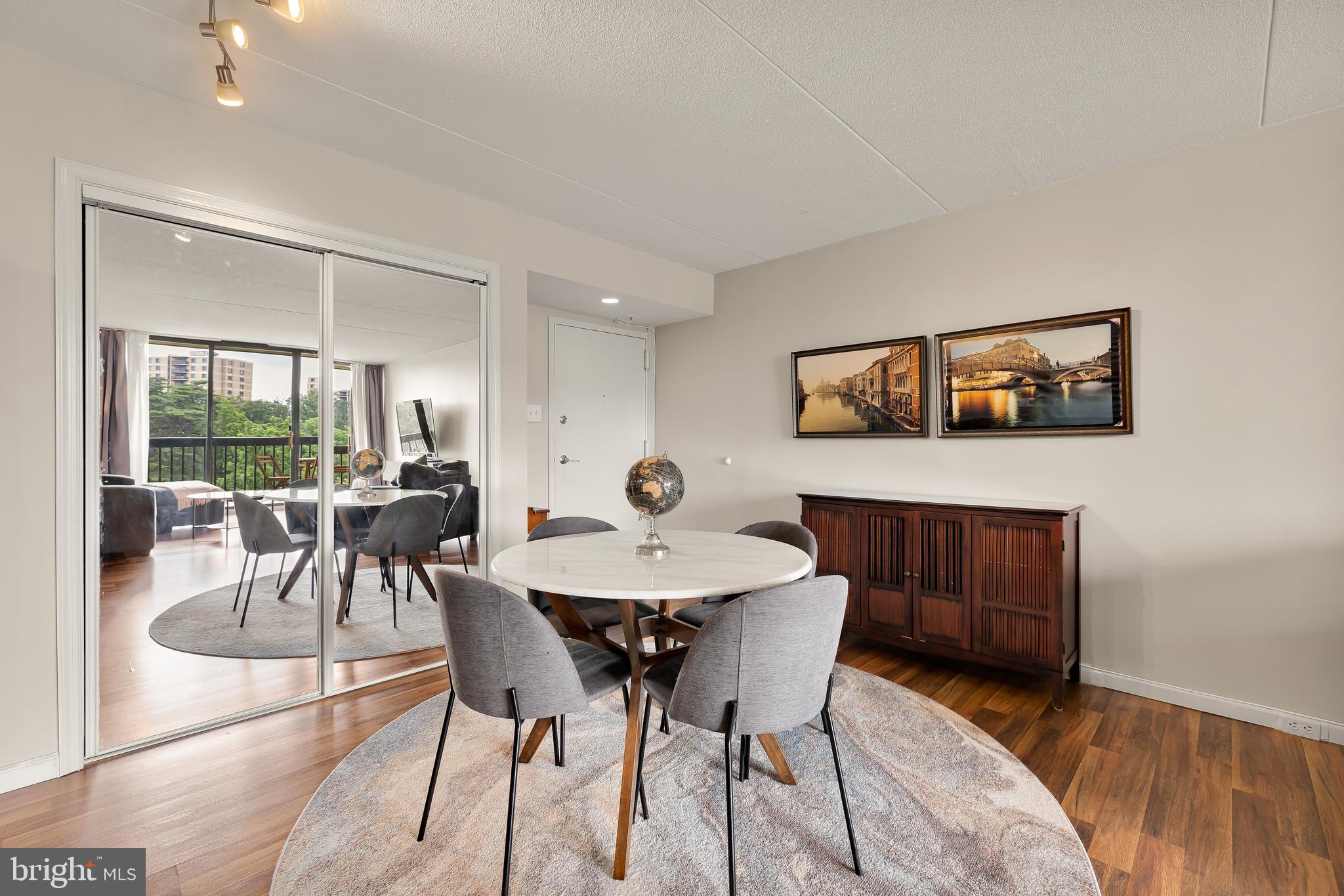 SENTINEL OF LANDMARK - Residential