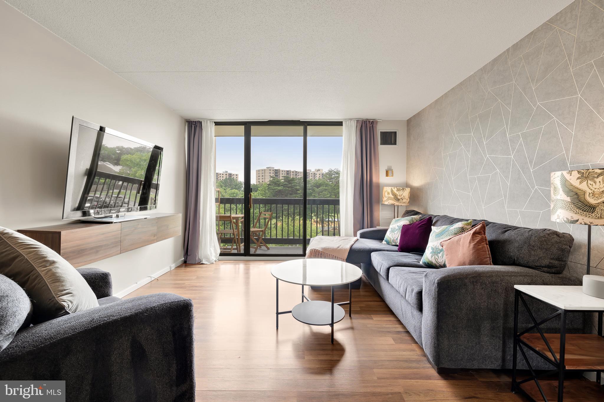 SENTINEL OF LANDMARK - Residential