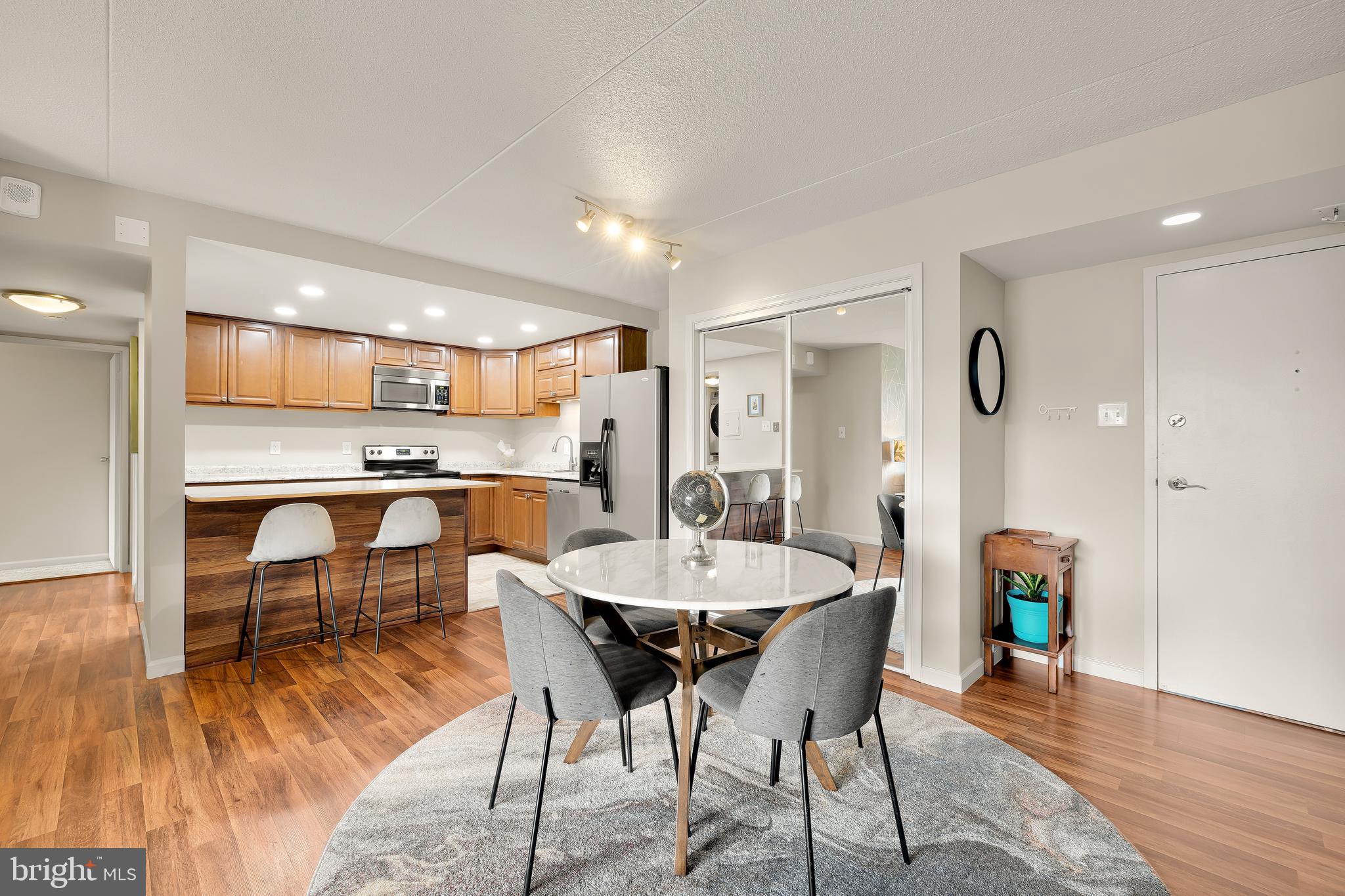 SENTINEL OF LANDMARK - Residential