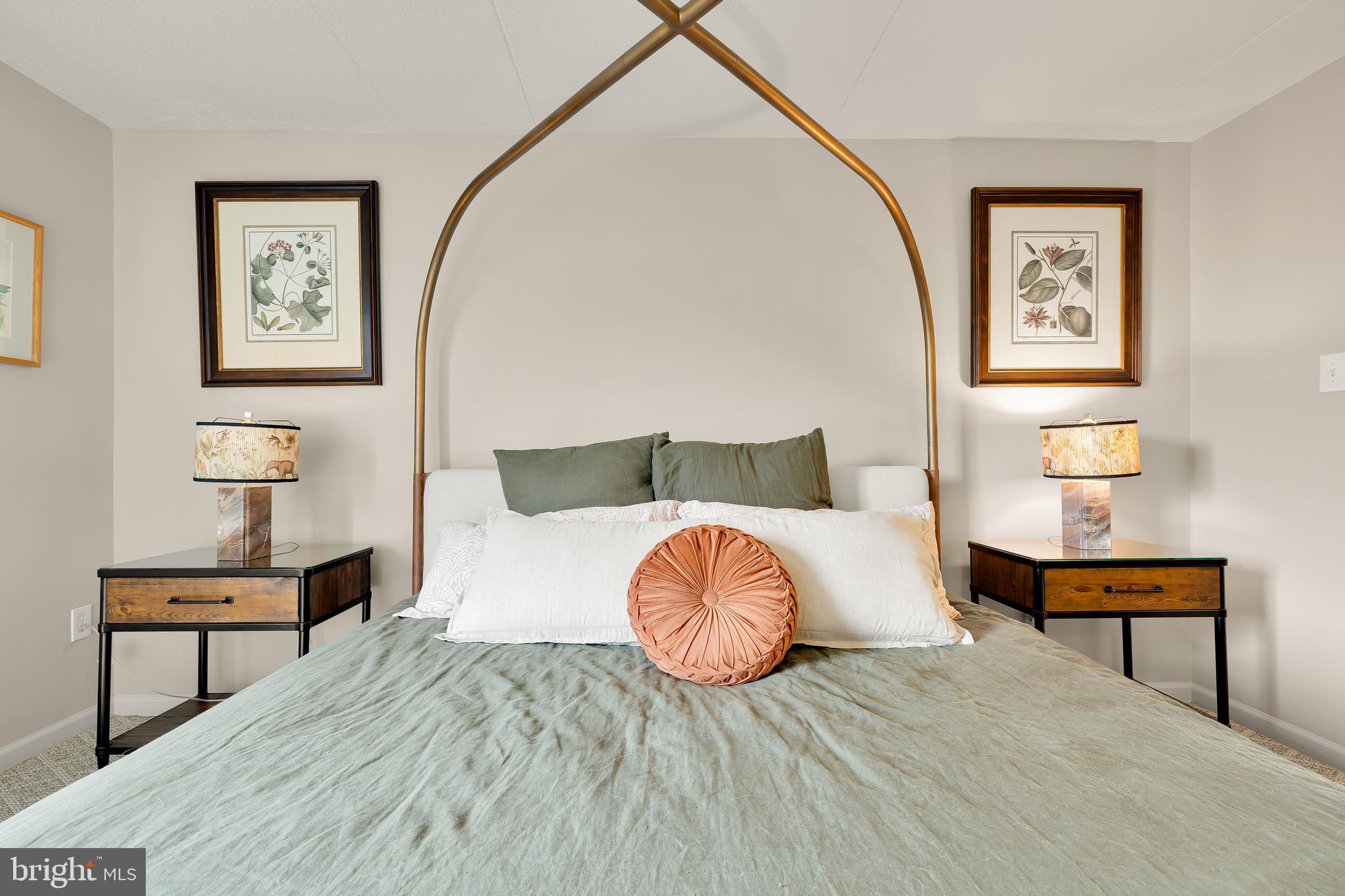 SENTINEL OF LANDMARK - Residential