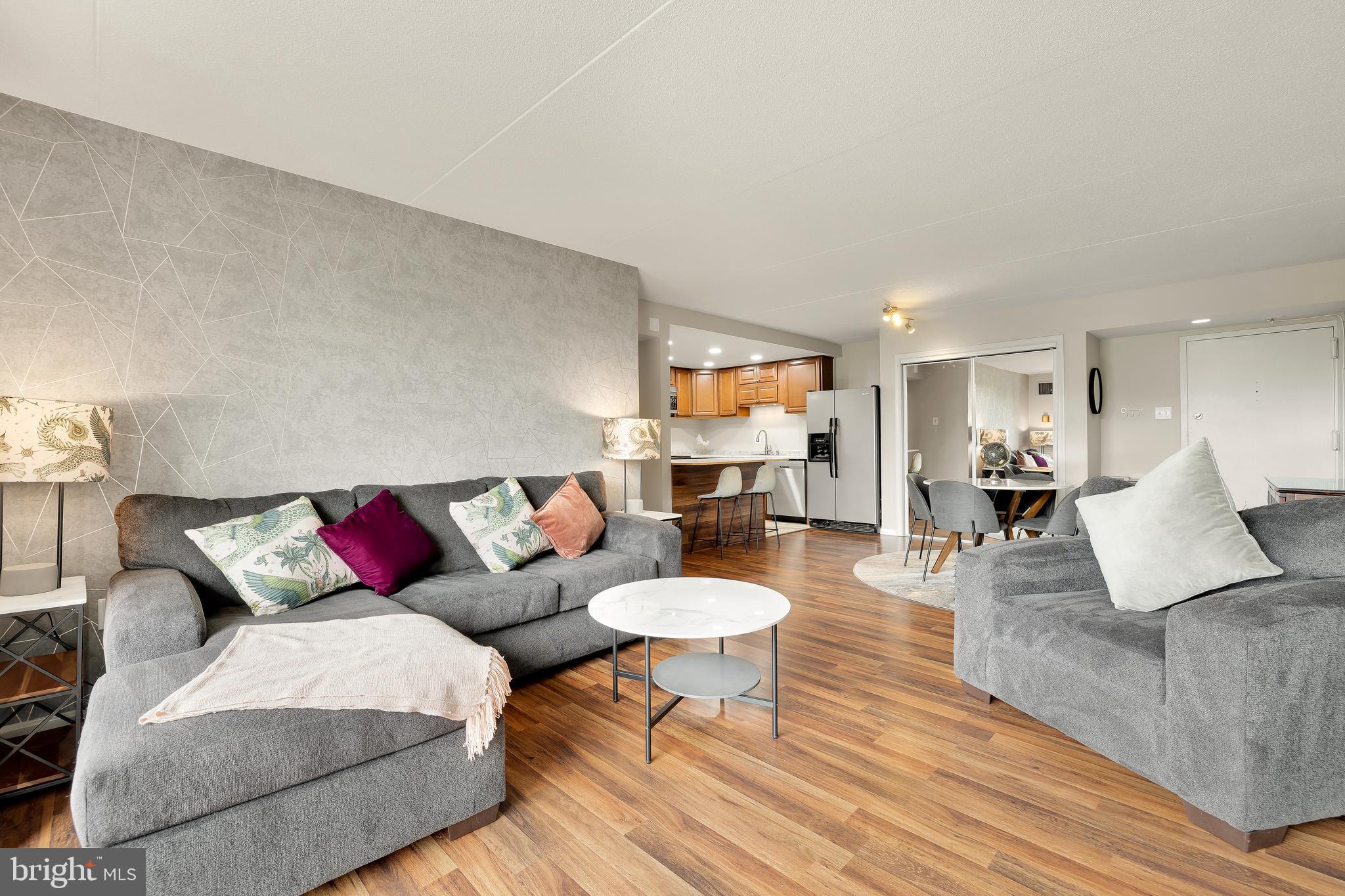 SENTINEL OF LANDMARK - Residential