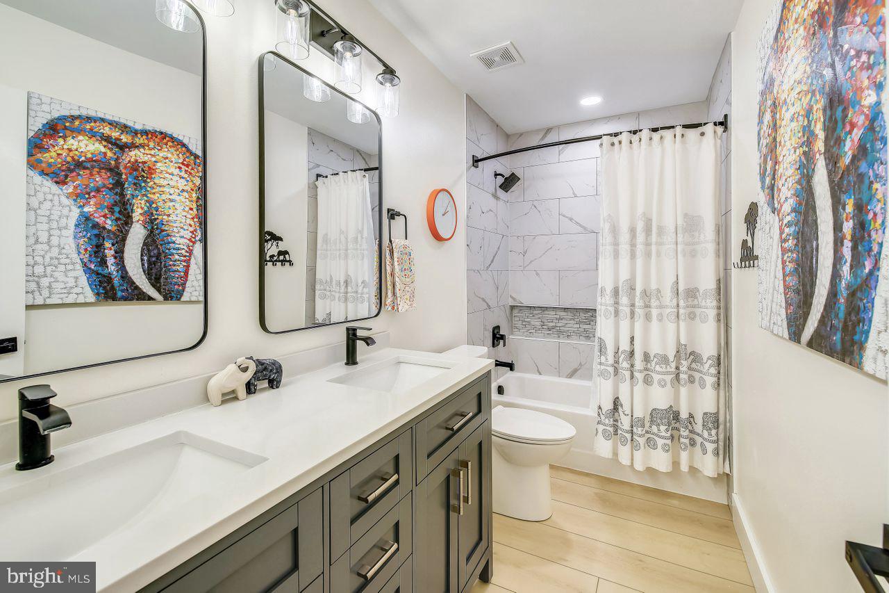 HARBOR POINTE - Residential