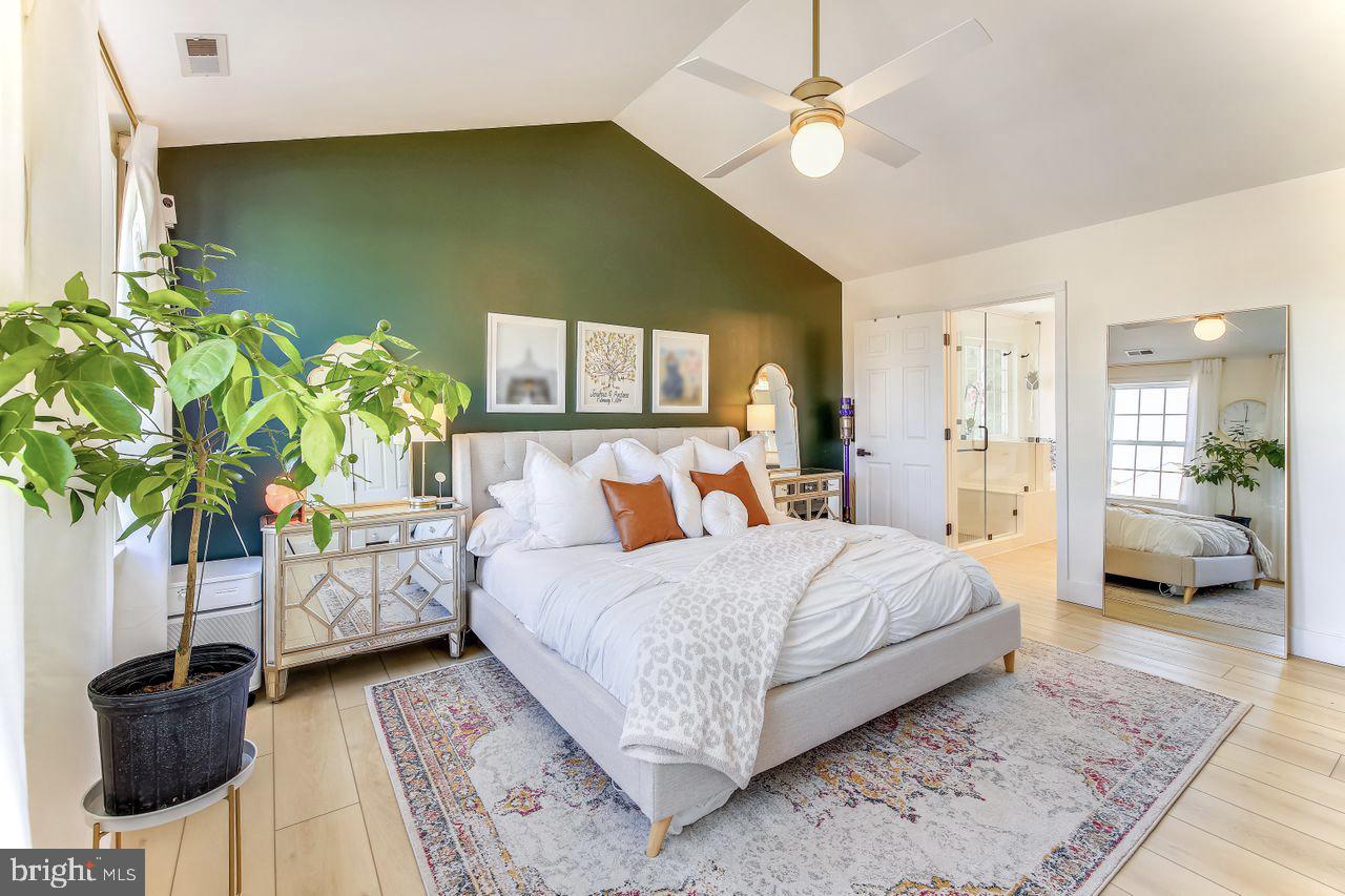 HARBOR POINTE - Residential