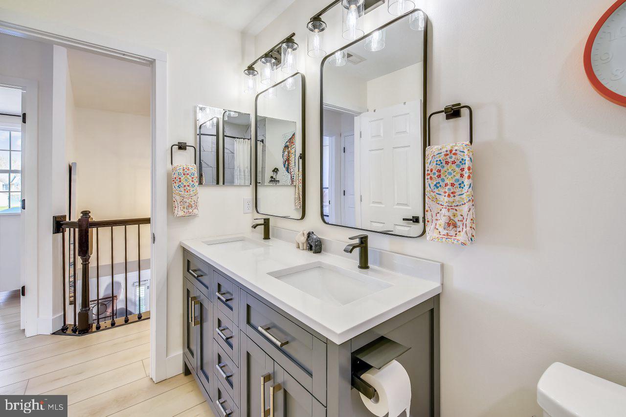 HARBOR POINTE - Residential