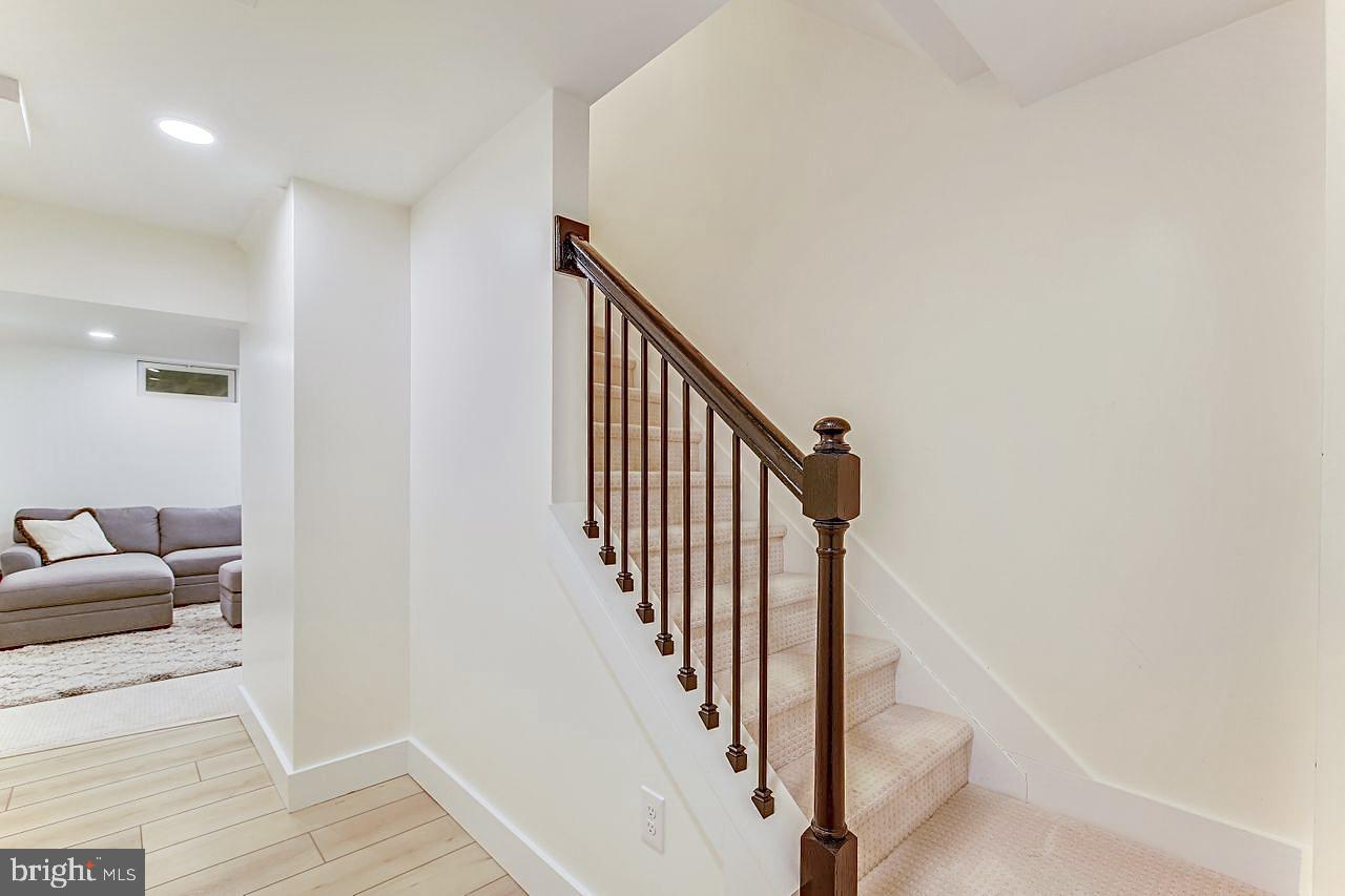 HARBOR POINTE - Residential