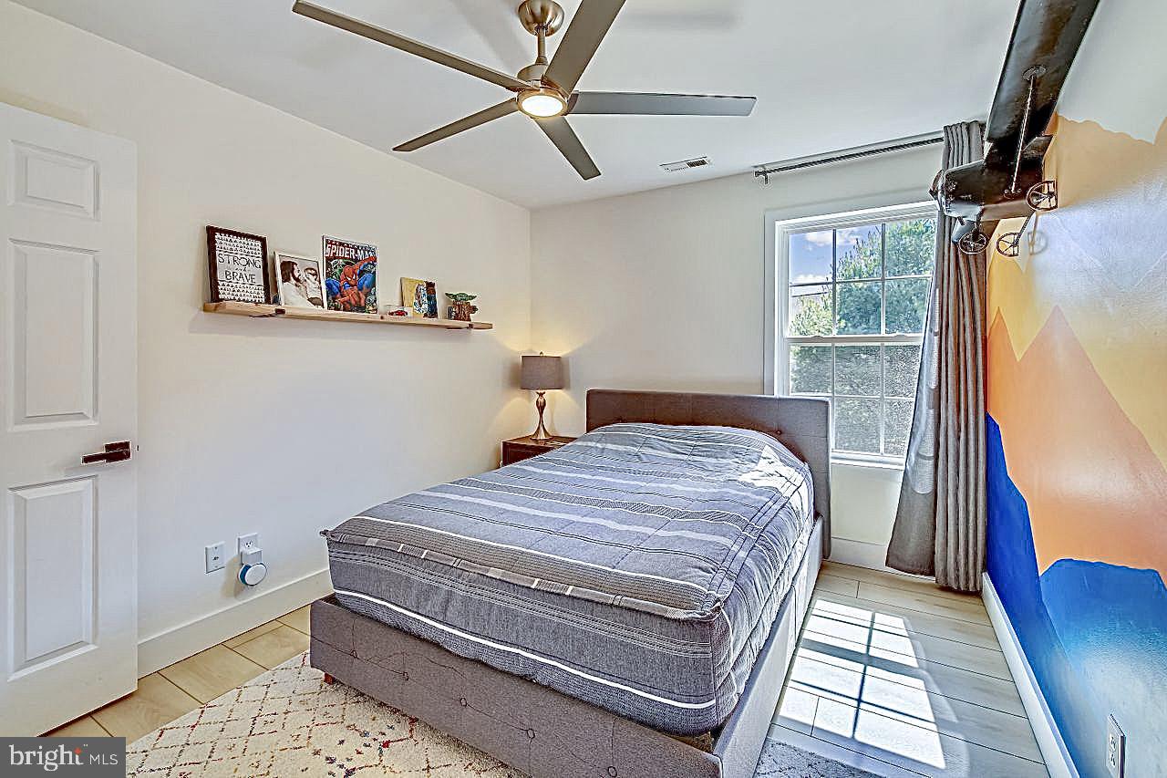 HARBOR POINTE - Residential