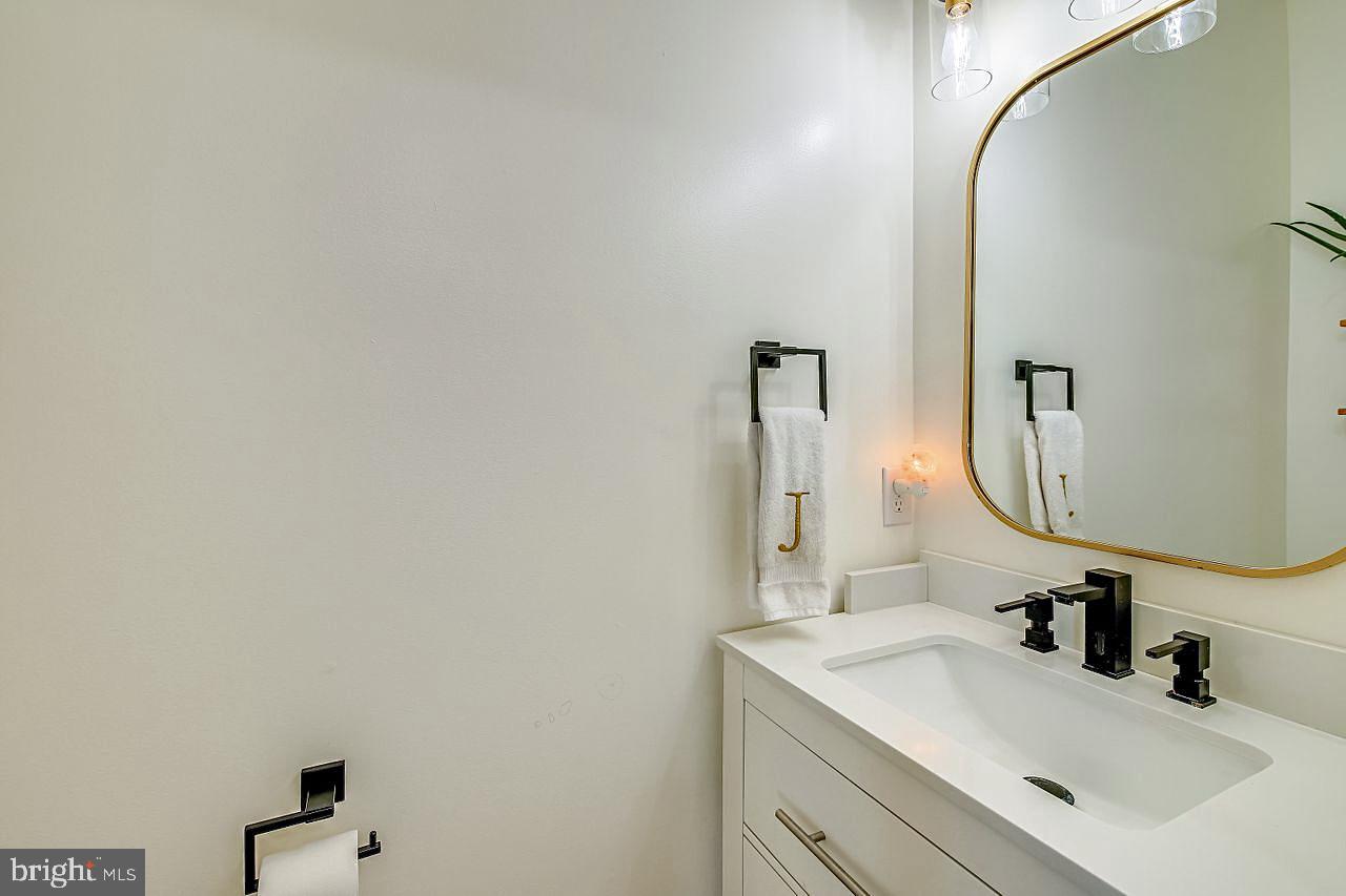 HARBOR POINTE - Residential