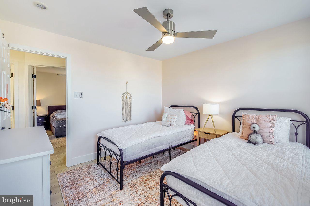 HARBOR POINTE - Residential