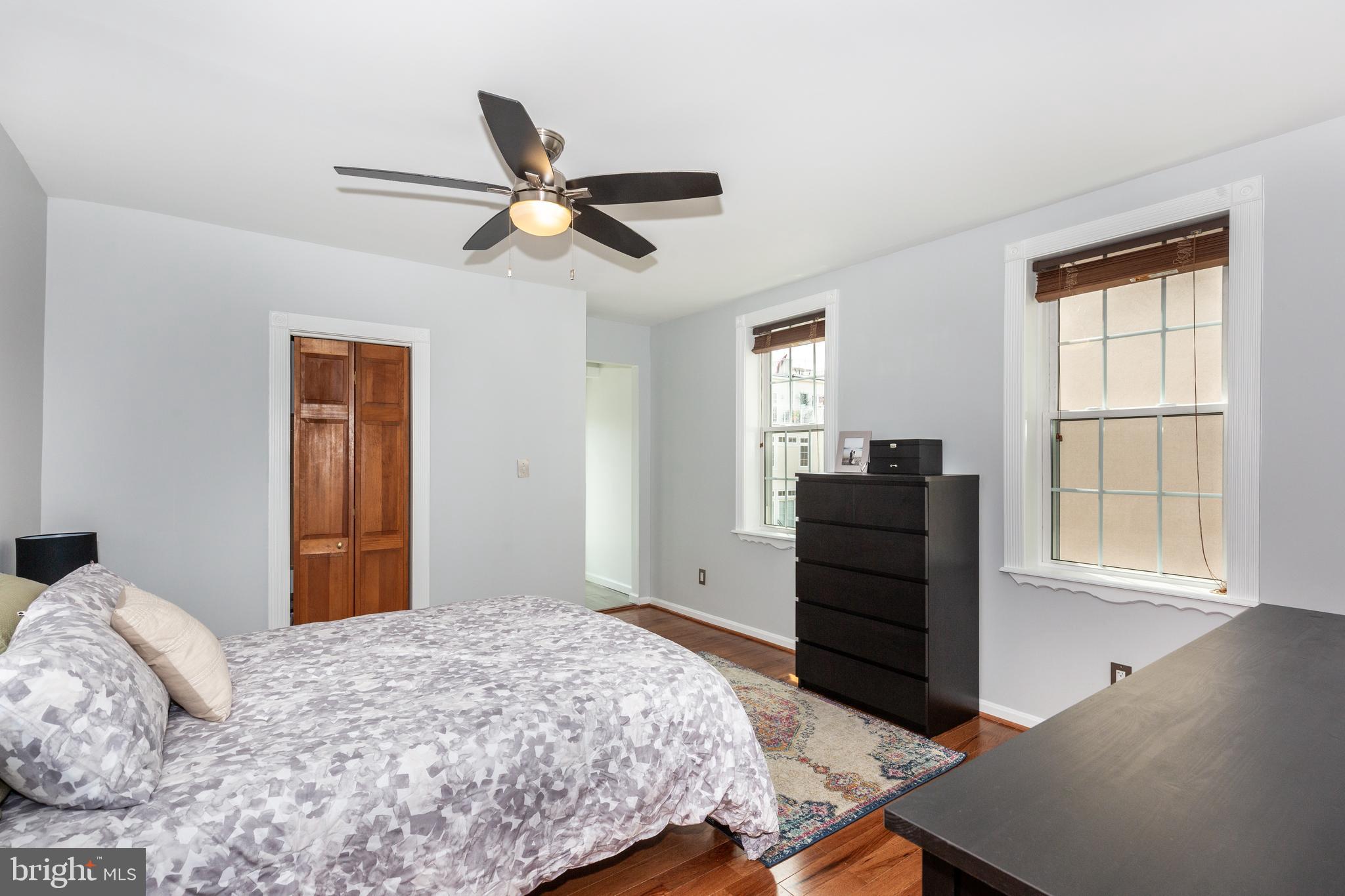 LOCUST POINT - Residential