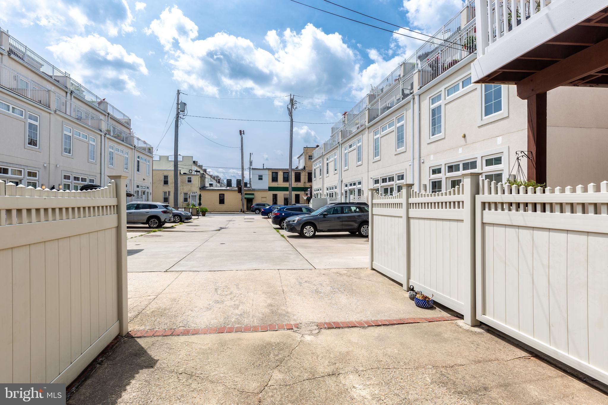 LOCUST POINT - Residential