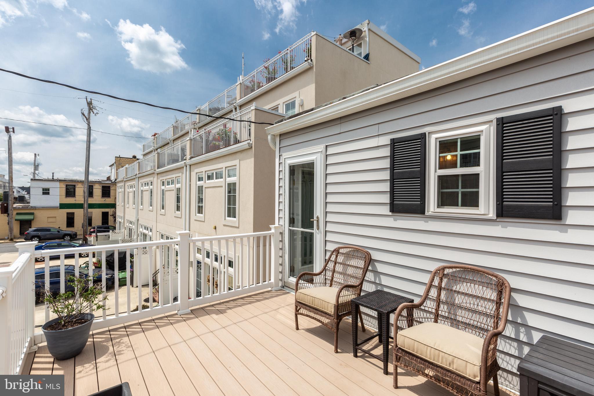 LOCUST POINT - Residential