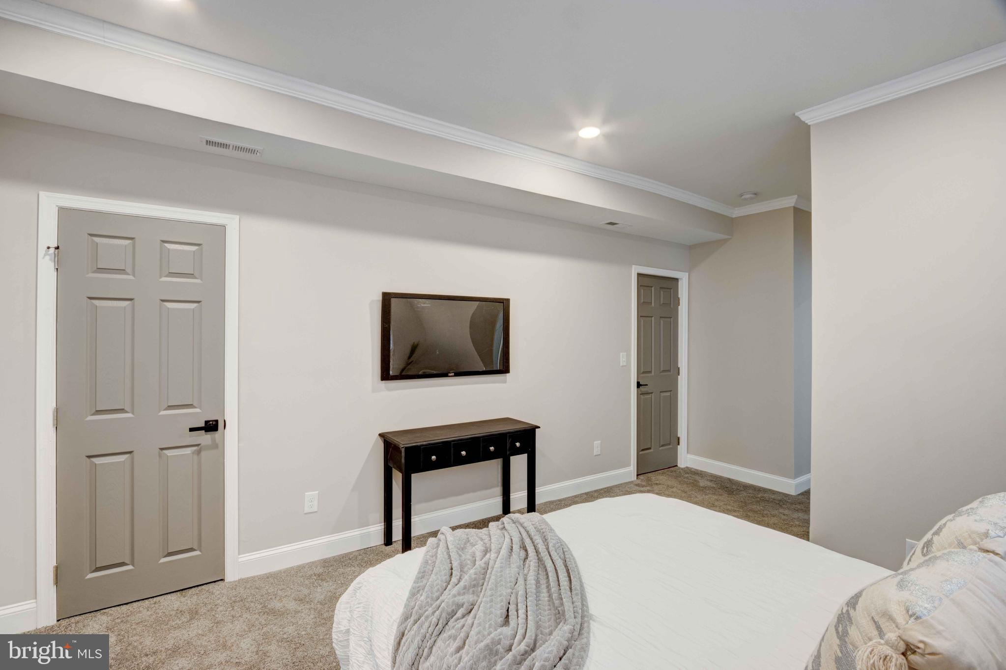 HOWARD PARK - Residential