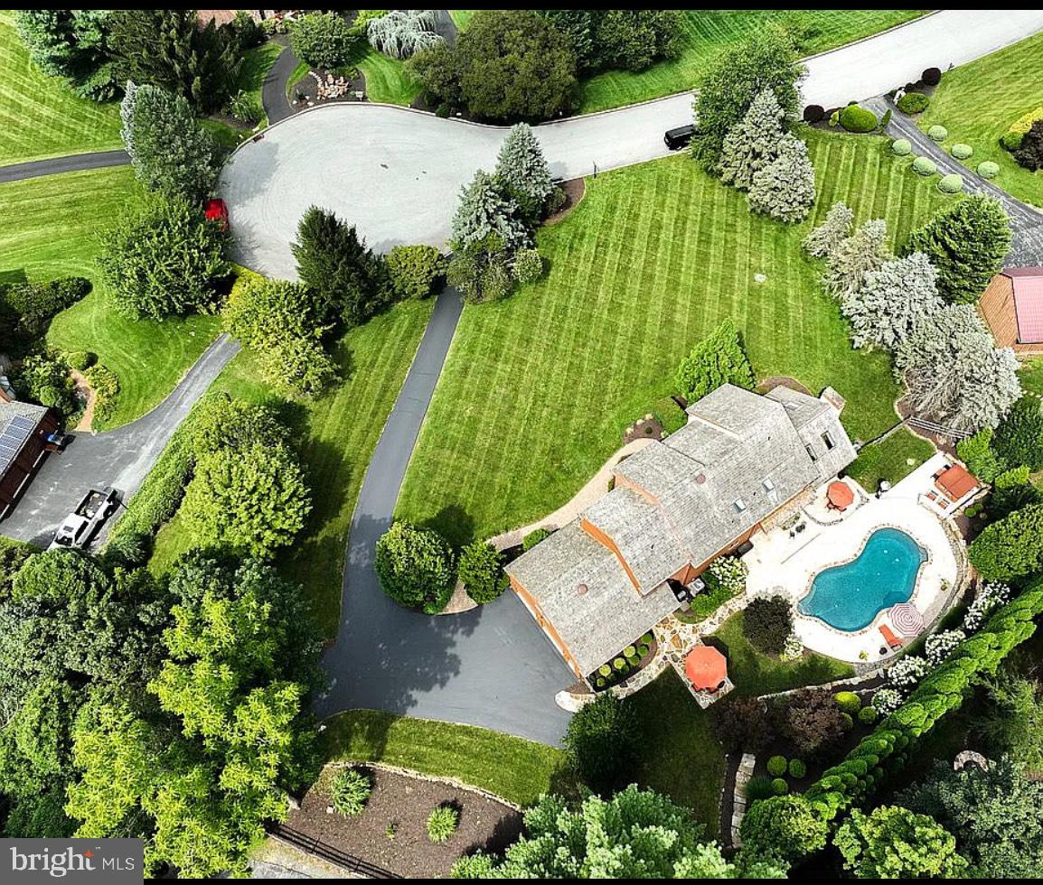 4 WATERCROFT CIRCLE