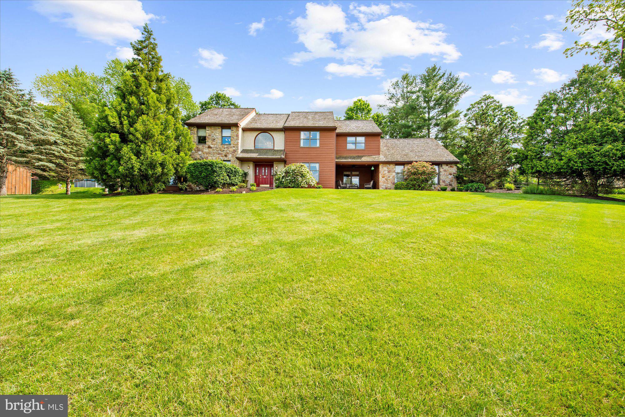 4 WATERCROFT CIRCLE