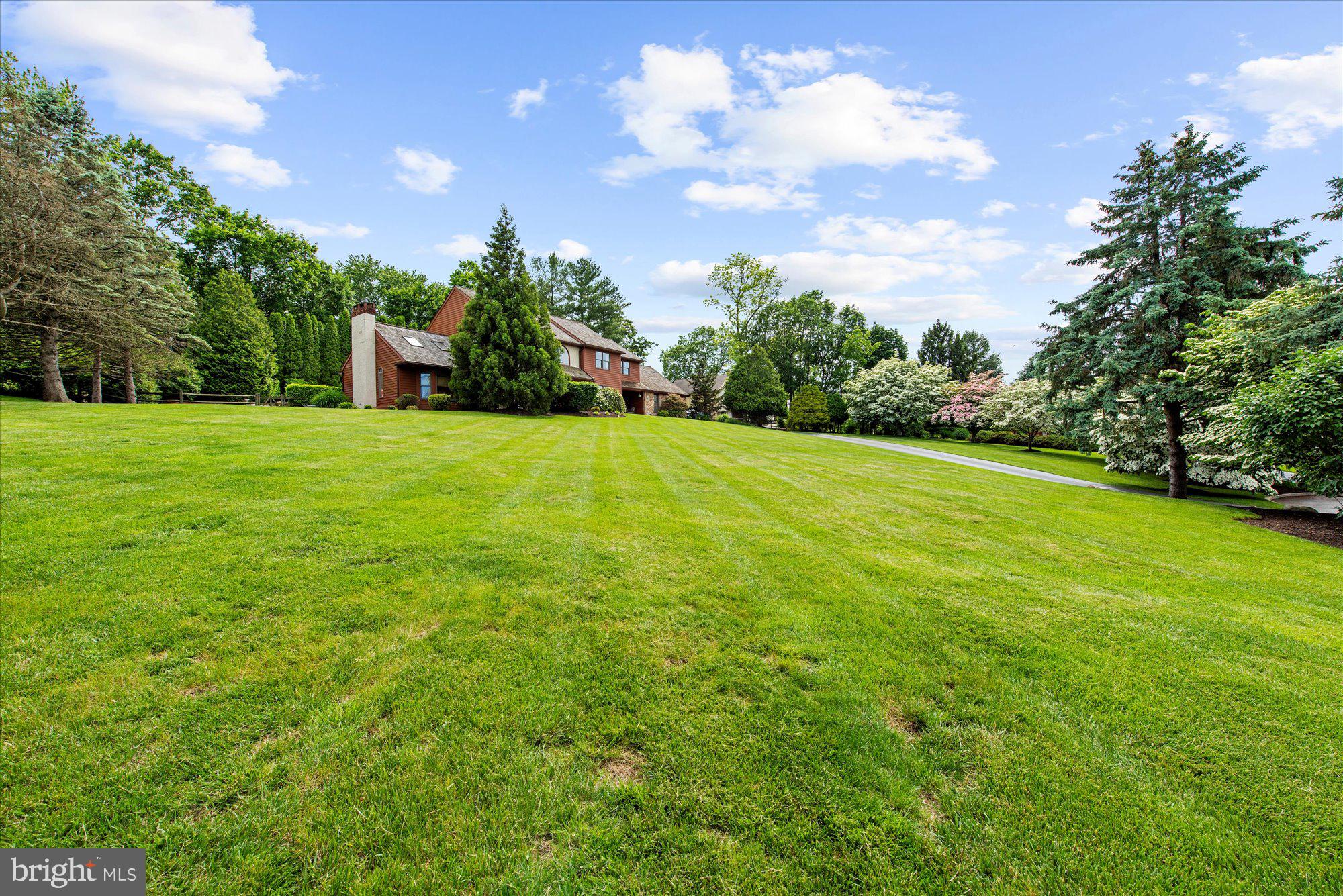4 WATERCROFT CIRCLE