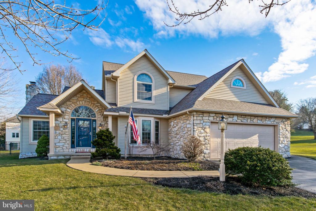 Photo of 15 ALICE AVE, LITITZ, PA 17543 (MLS # PALA2029152)