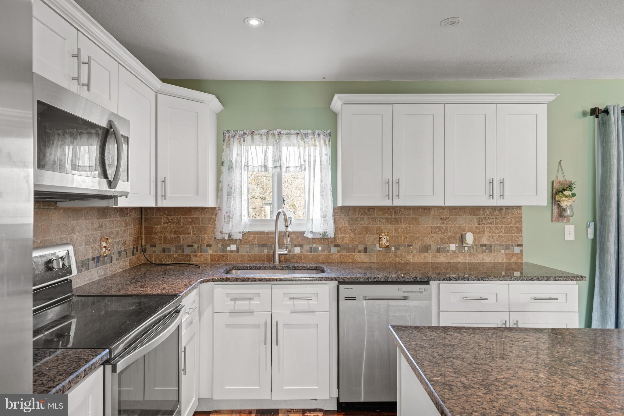 EDEN MANOR - Residential