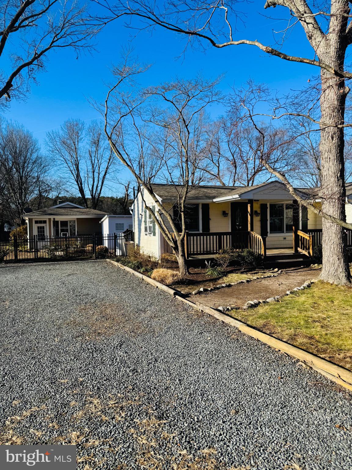 109/107 WINCHESTER AVENUE