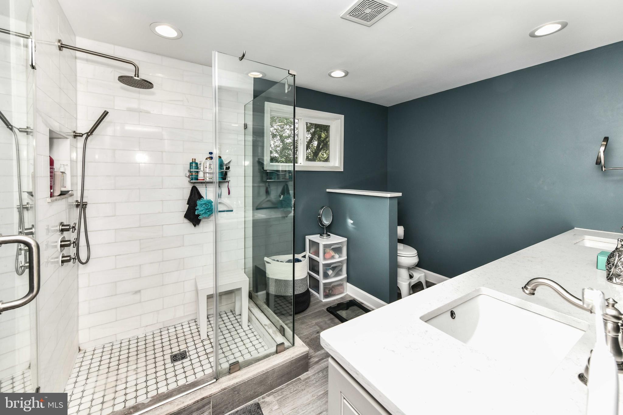 KINGSTON CHASE - Residential Lease