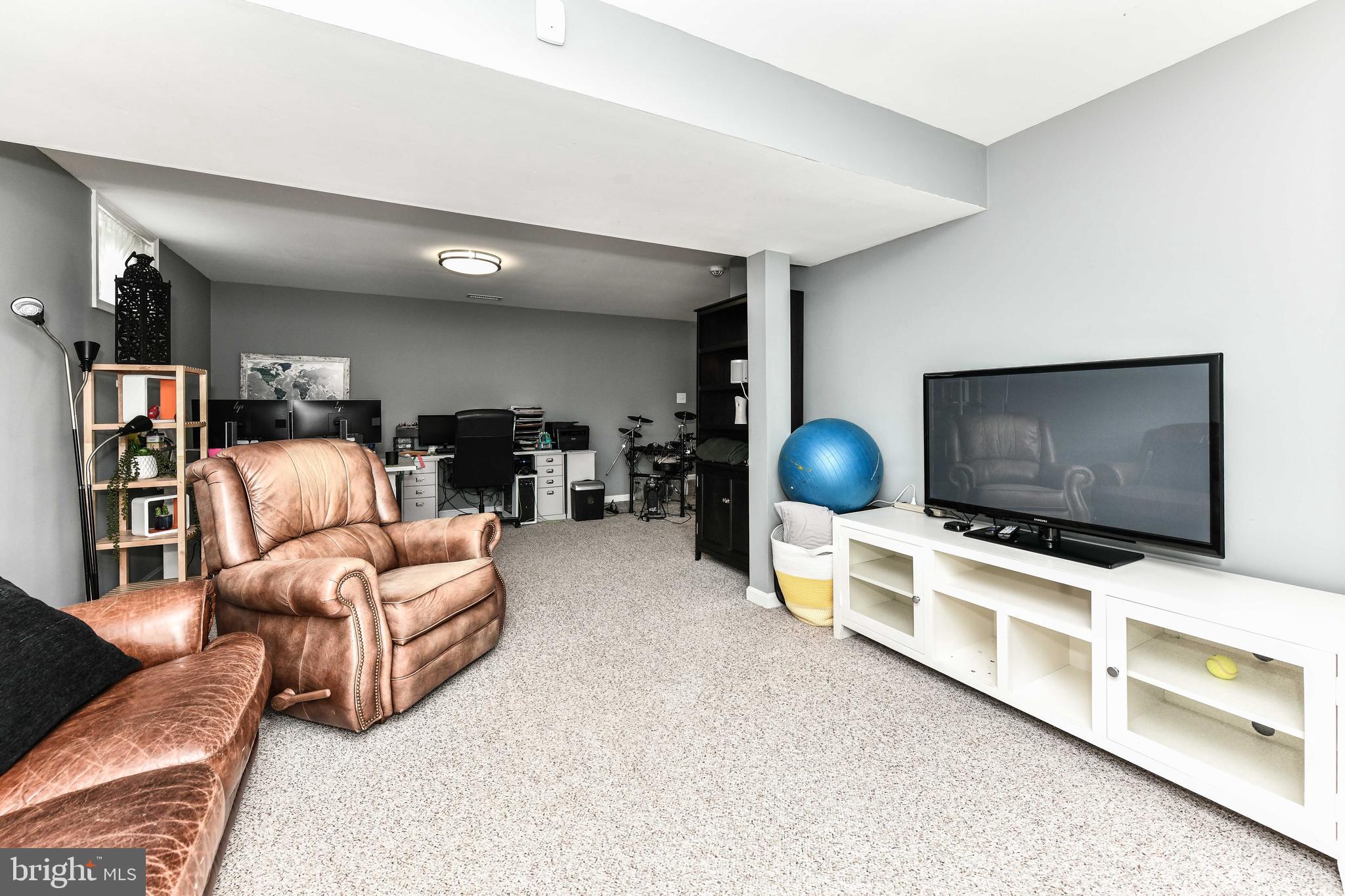 KINGSTON CHASE - Residential Lease