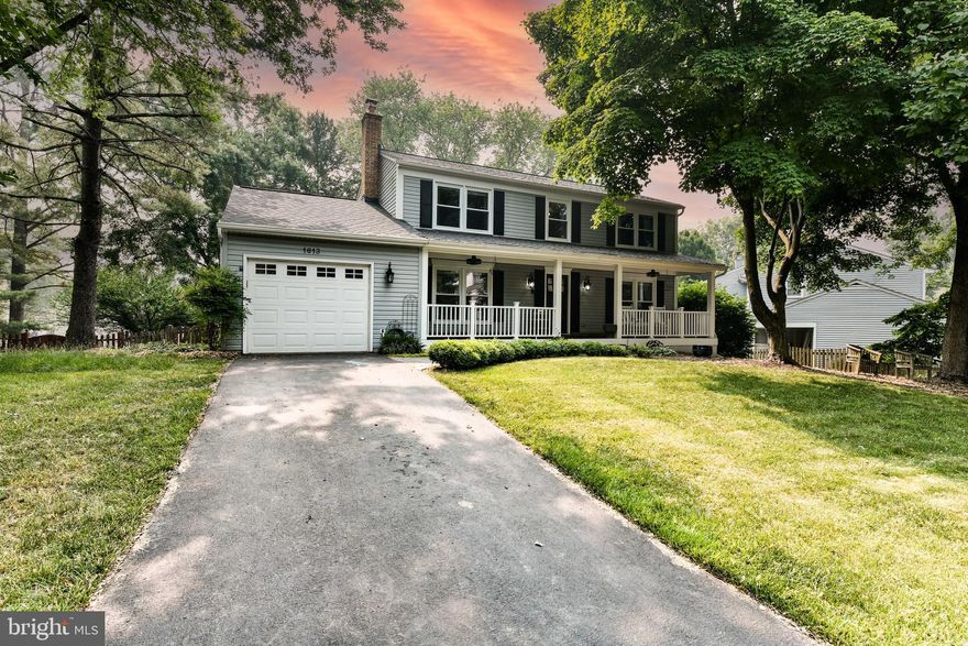 Gorgeously renovated throughout all 3 finished levels of this 5BR, 3.5BA home in desirable Kingston Chase*Inviting southern-style front porch welcomes you to foyer with neutral paint tones, hardwood floors & recessed lighting throughout main level*Living room leads to dining room with updated chandelier & crown & chair rail trim*Beautifully remodeled kitchen features quartz counters with complimentary backsplash, ample light grey cabinetry, stainless French door style refrigerator, slide in electric range, Bosch dishwasher, porcelain farmhouse style sink, built in microwave & pantry*Spacious breakfast room off kitchen & inviting family room with decorative-only pellet stove fireplace & sliding glass doors leading to back deck*Extended mud room with built-ins, mud sink with cabinetry & washer/dryer! Upper level boasts large primary bedroom with huge walk-in closet & en suite spa-like bath with quartz double vanity, tiled hardwood-look floors, subway tile frameless dual-shower head & updated cabinetry! Three additional, generously sized bedrooms with barn door style closet doors & ceiling fans, share updated second full bath with subway style shower surround tile & newer vanity & fixtures! Lower level features fifth, legal bedroom with cork flooring, full bath, bonus room, rec room & sliding glass doors leading to private, fenced backyard & walk up to deck*Kingston Chase features a swimming pool, tennis courts and direct access to Folly Lick Park with a paved path through the woods along a winding creek*Short distance to elementary school, tennis courts & playground*Nearby town of Herndon offers numerous parks, great community center with indoor pool, fitness center, gym, tennis courts, Herndon Fortnightly Golf Course, great restaurants, W& OD Trail, Friday Night Live concerts & Farmers Market*Silver Line Metro has 2 stops less than 4 miles from this home*Easy commuting options with Fairfax County Parkway, Routes 7, 28 & 267*Dulles International Airport less than 10 miles*Mins to Metro*

*Available for lease 11.10.23*