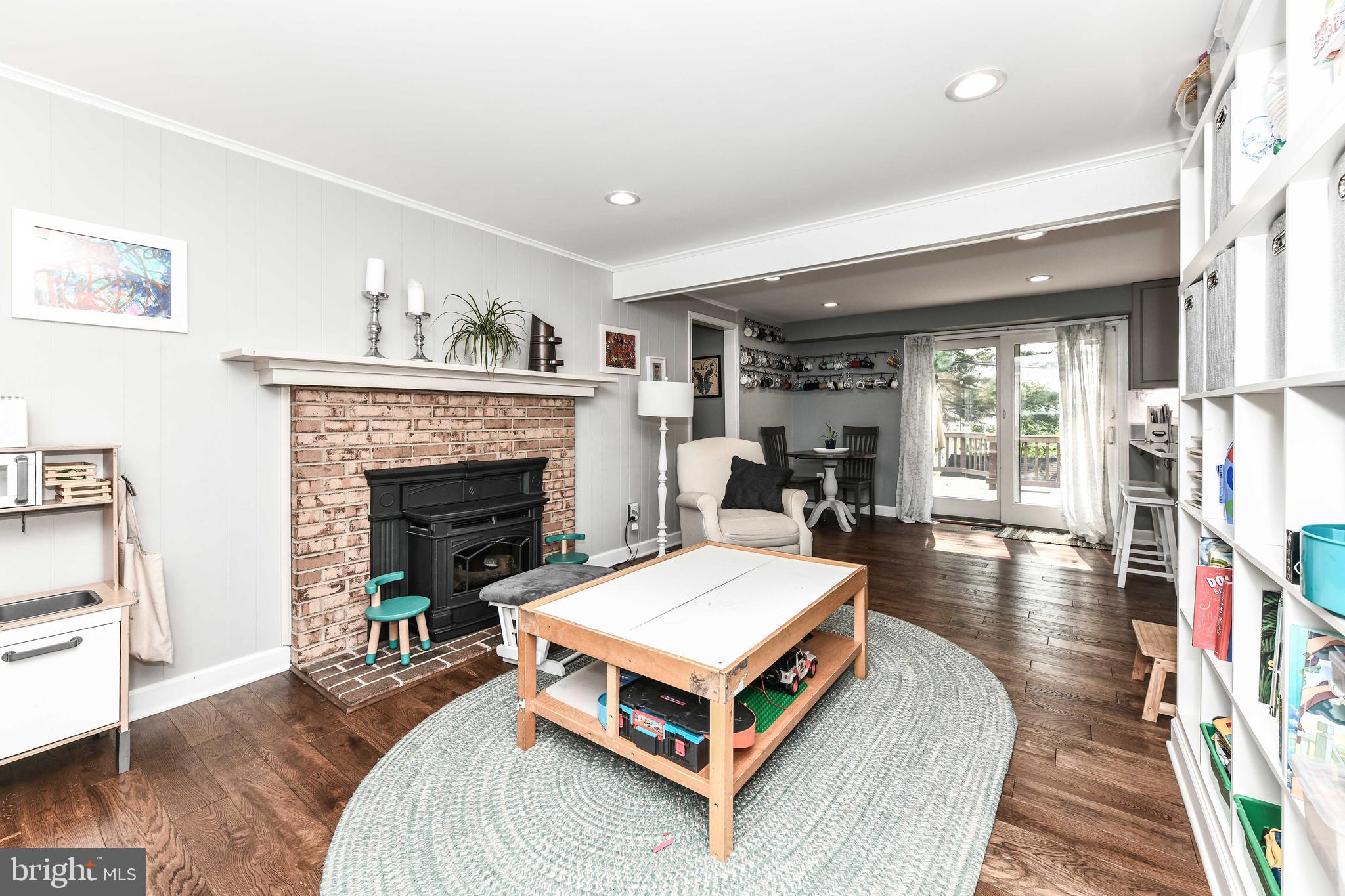 KINGSTON CHASE - Residential Lease