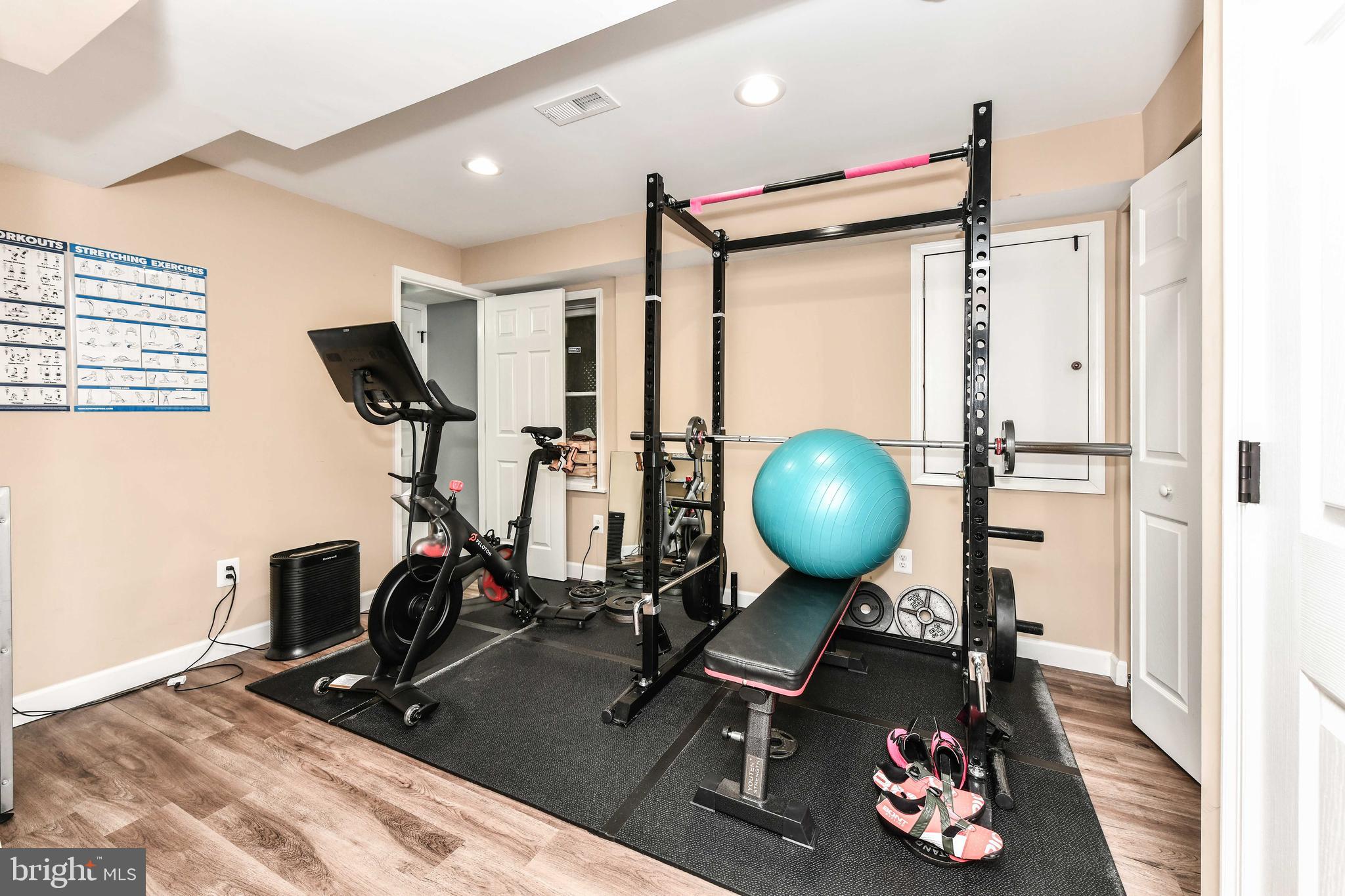 KINGSTON CHASE - Residential Lease