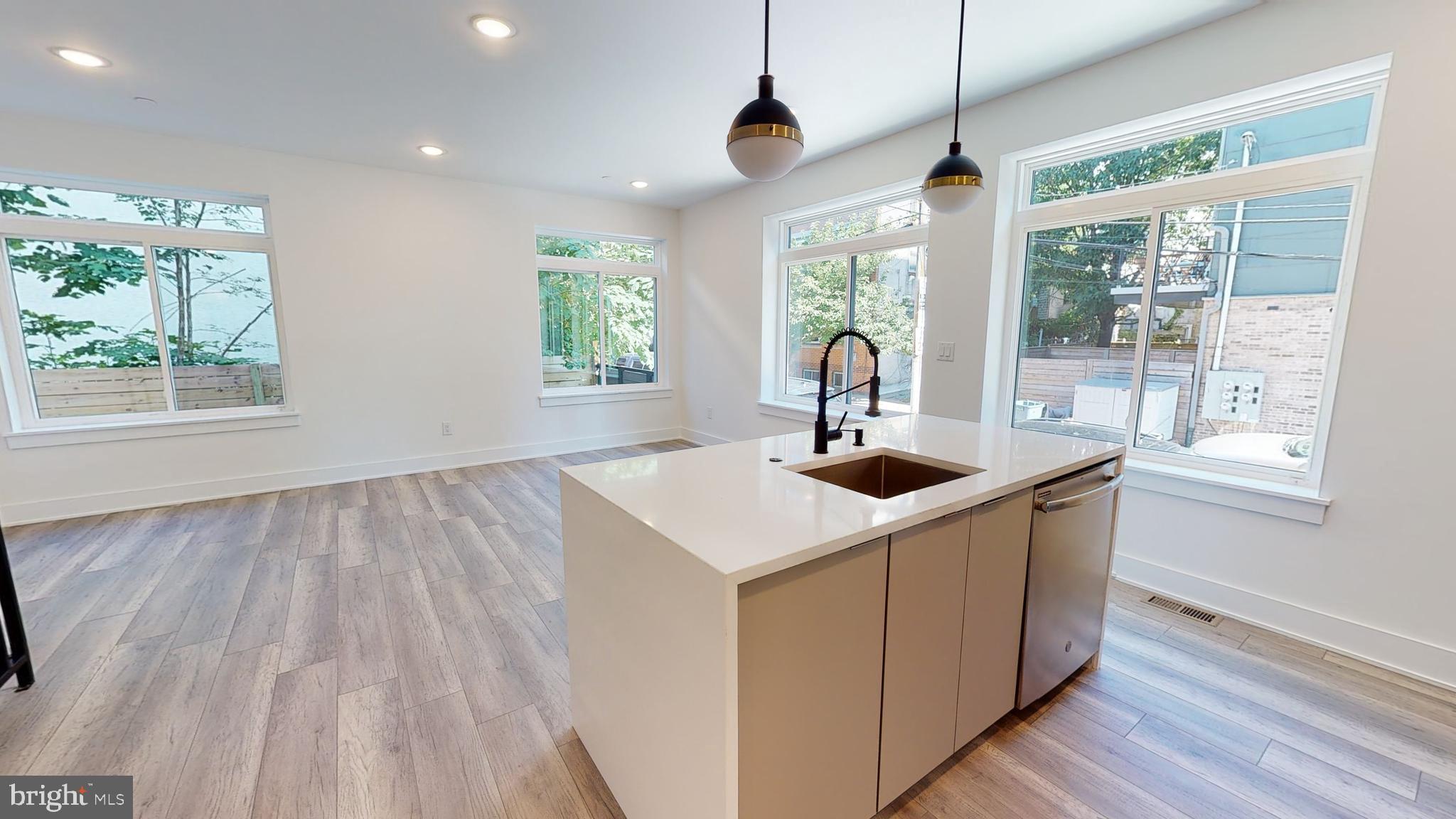 FRANCISVILLE - Residential Lease